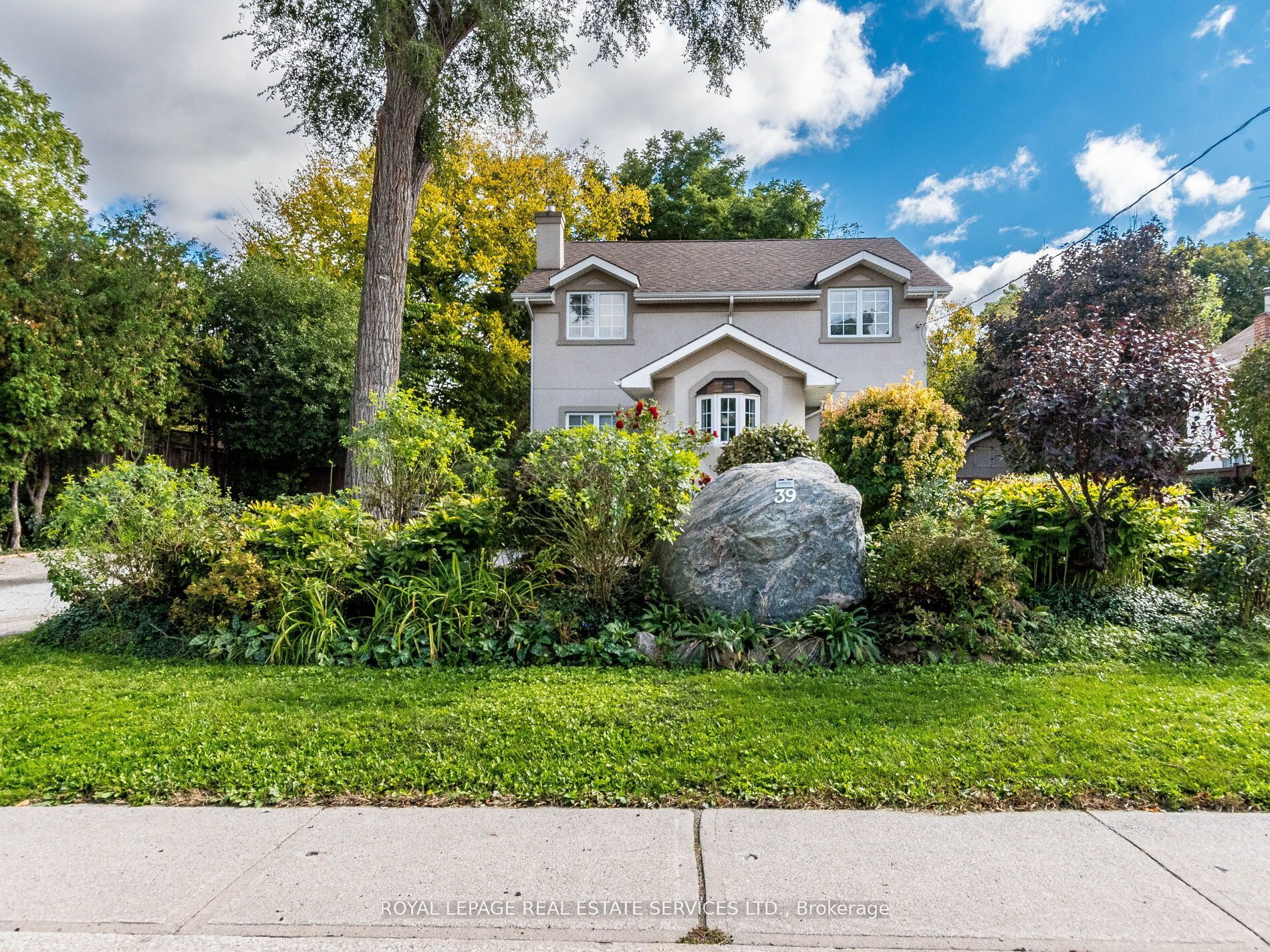 Detached house for sale at 39 Clarence St Brampton Ontario