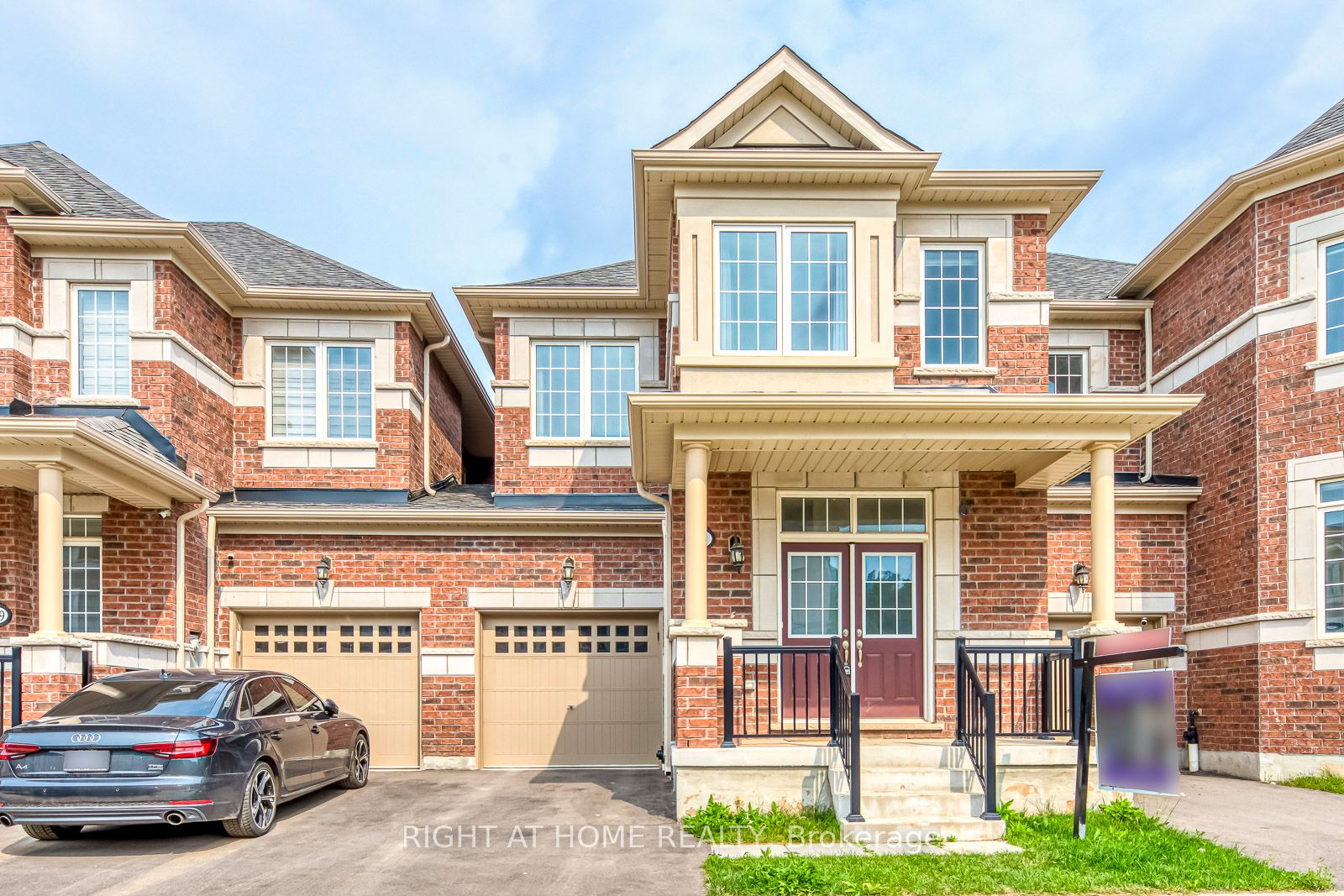 Att/Row/Twnhouse house for sale at 141 Marigold Gdns Oakville Ontario