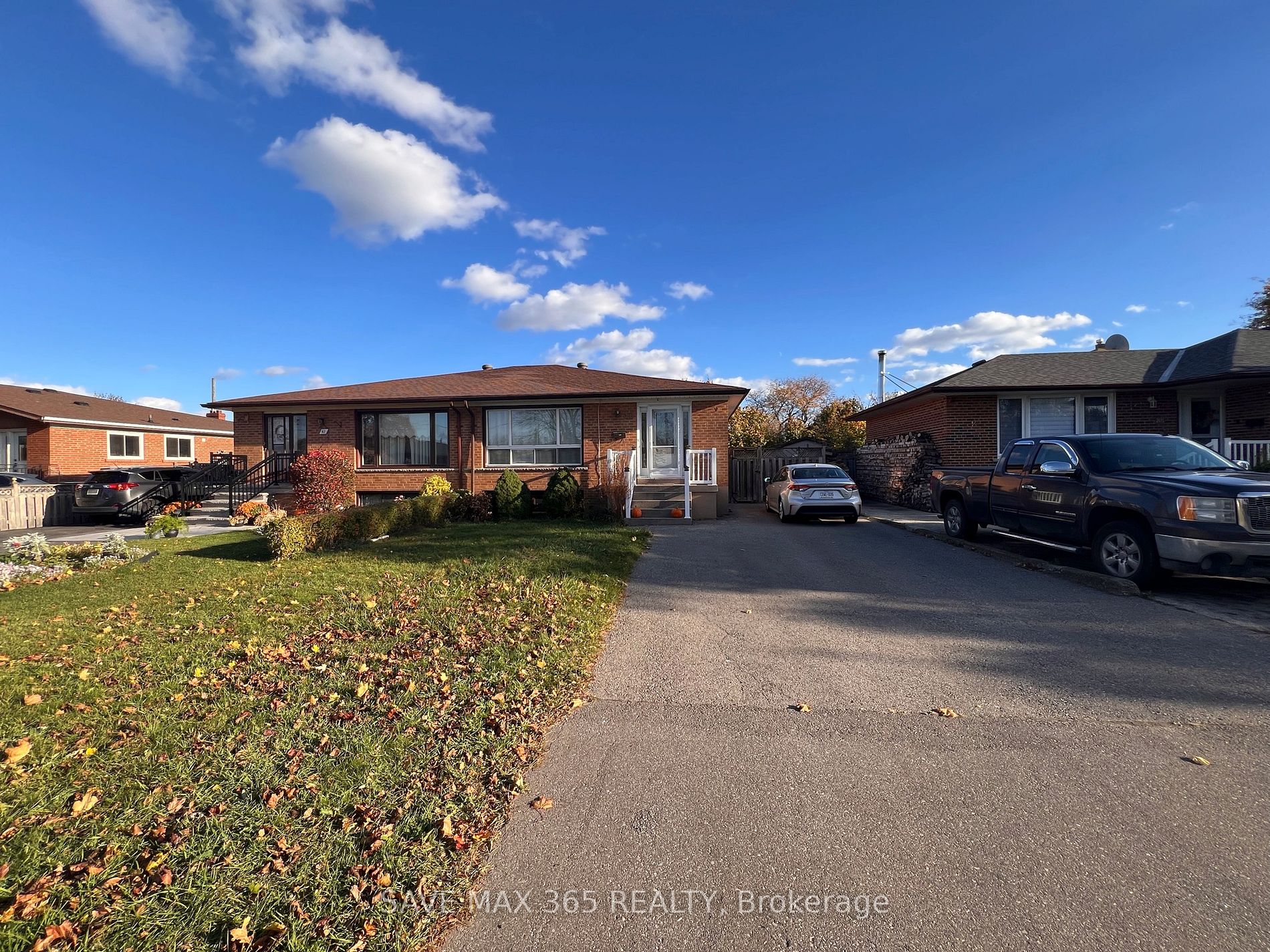 Semi-Detached house for sale at 40 Ashwood Cres Brampton Ontario