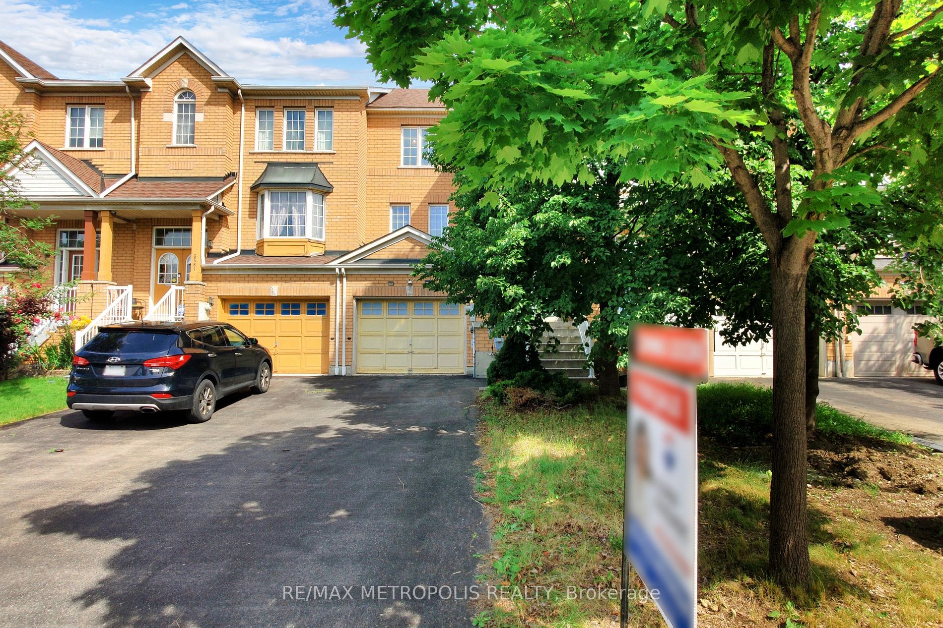 Att/Row/Twnhouse house for sale at 6579 Jazzy Mews Mississauga Ontario