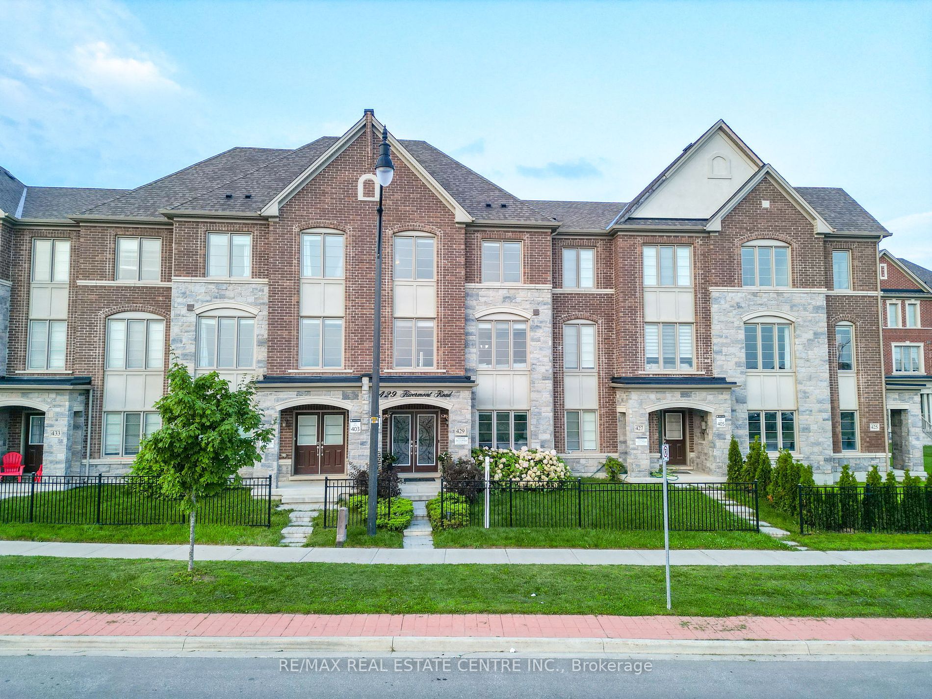 Att/Row/Twnhouse house for sale at 429 Rivermont Rd Brampton Ontario