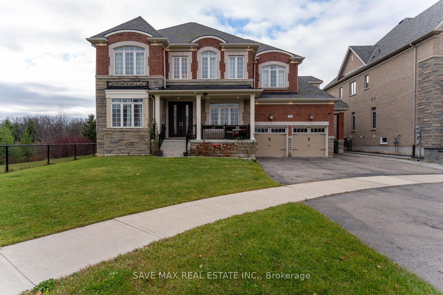 Detached house for sale at 16 Layton St Brampton Ontario