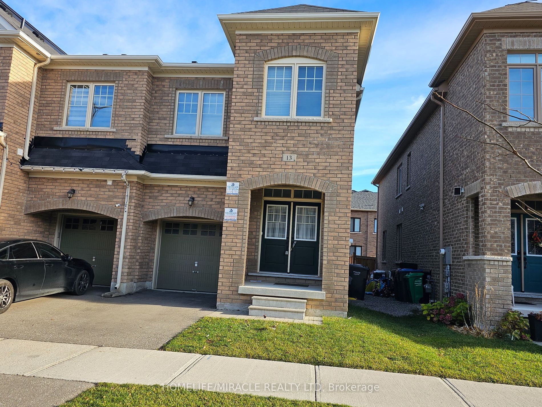 Att/Row/Twnhouse house for sale at 13 Goulston St Brampton Ontario