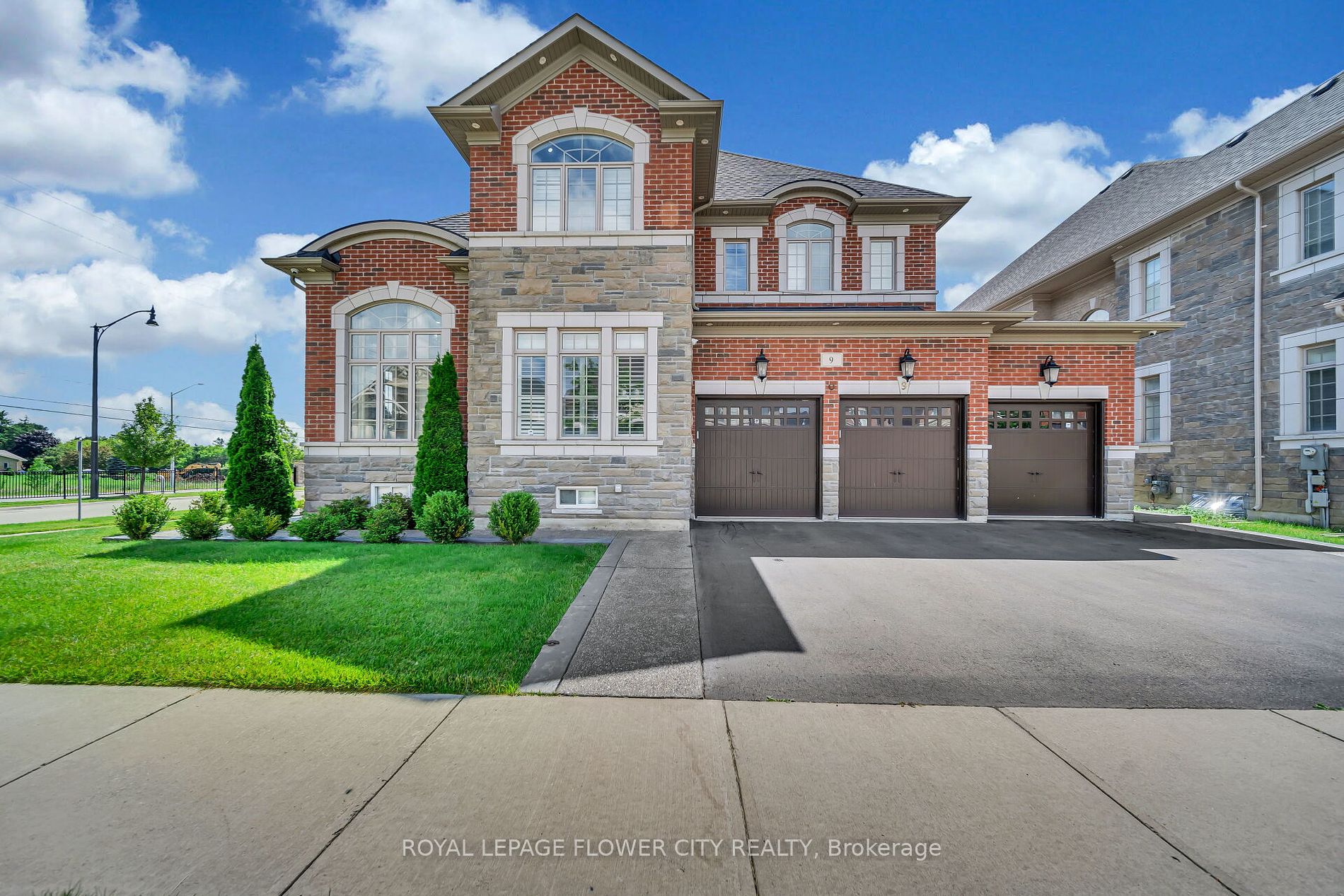 Detached house for sale at 9 Balloon Cres Brampton Ontario