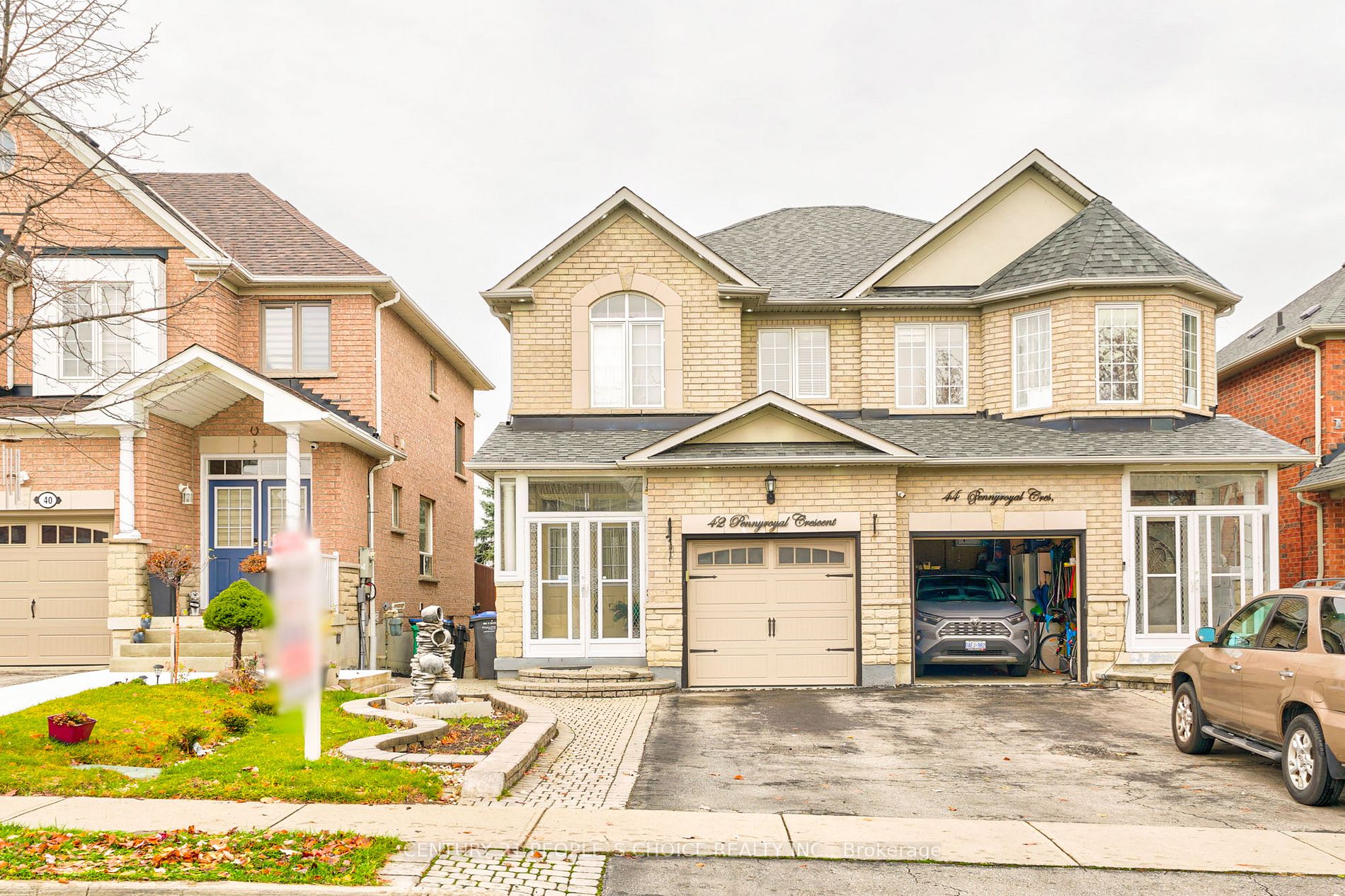 Semi-Detached house for sale at 42 Pennyroyal Cres Brampton Ontario