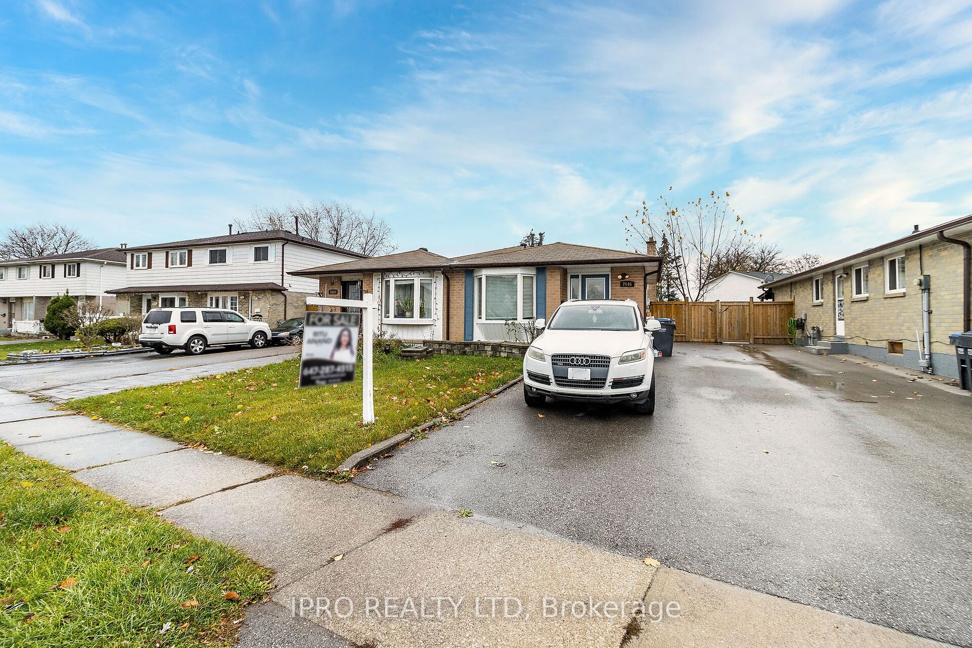 Semi-Detached house for sale at 7646 Priory Cres Mississauga Ontario