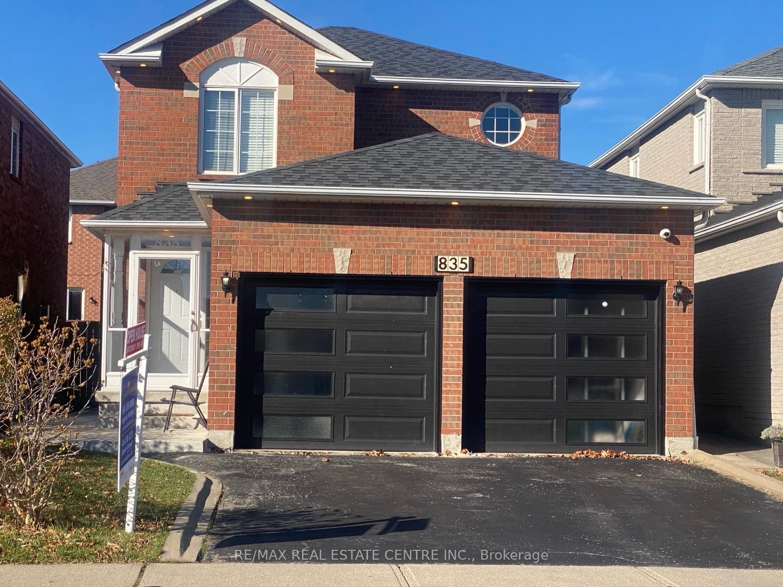 Detached house for sale at 835 Stonebridge Ave Mississauga Ontario