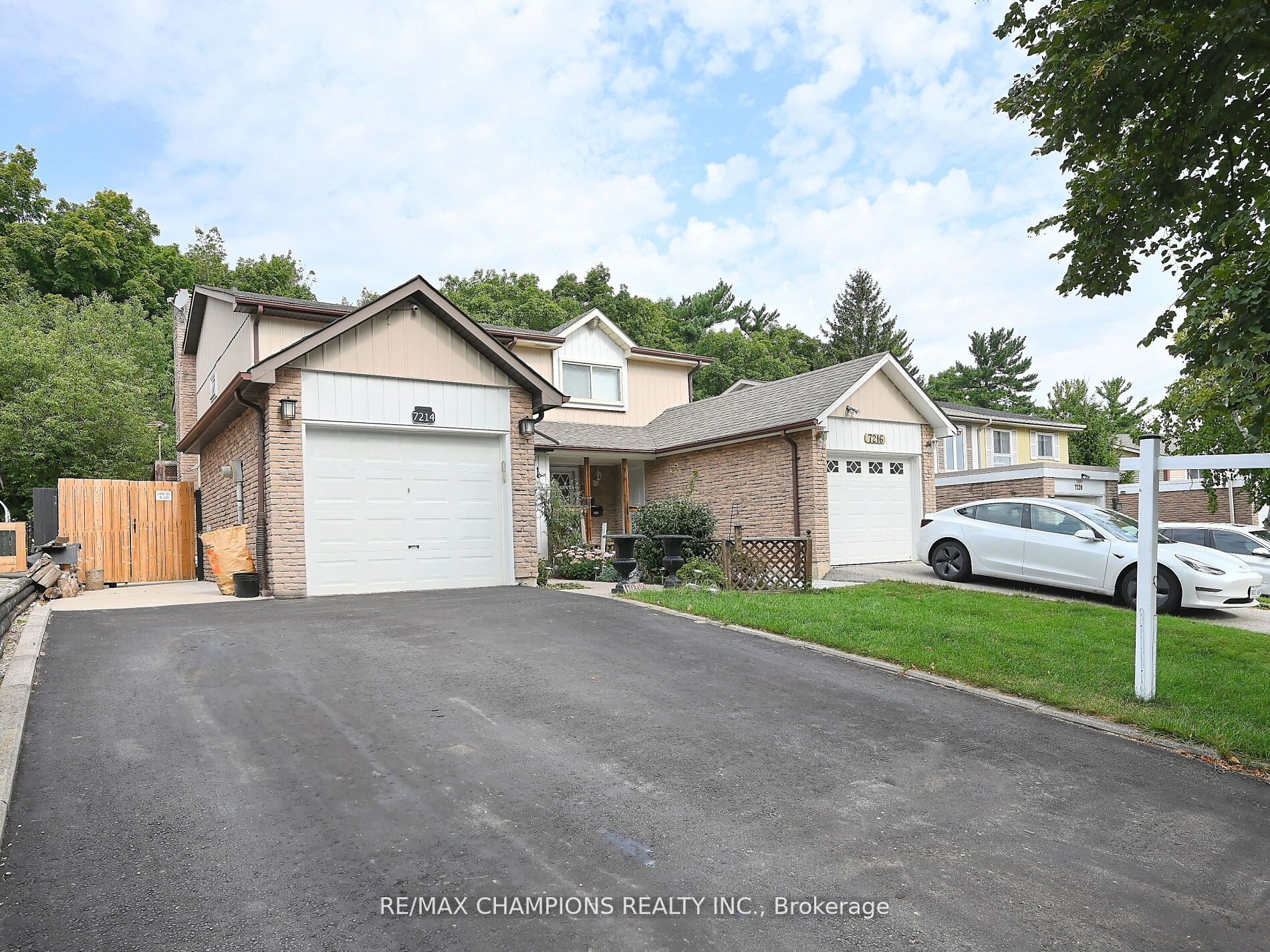 Semi-Detached house for sale at 7214 Ridgeland Cres Mississauga Ontario