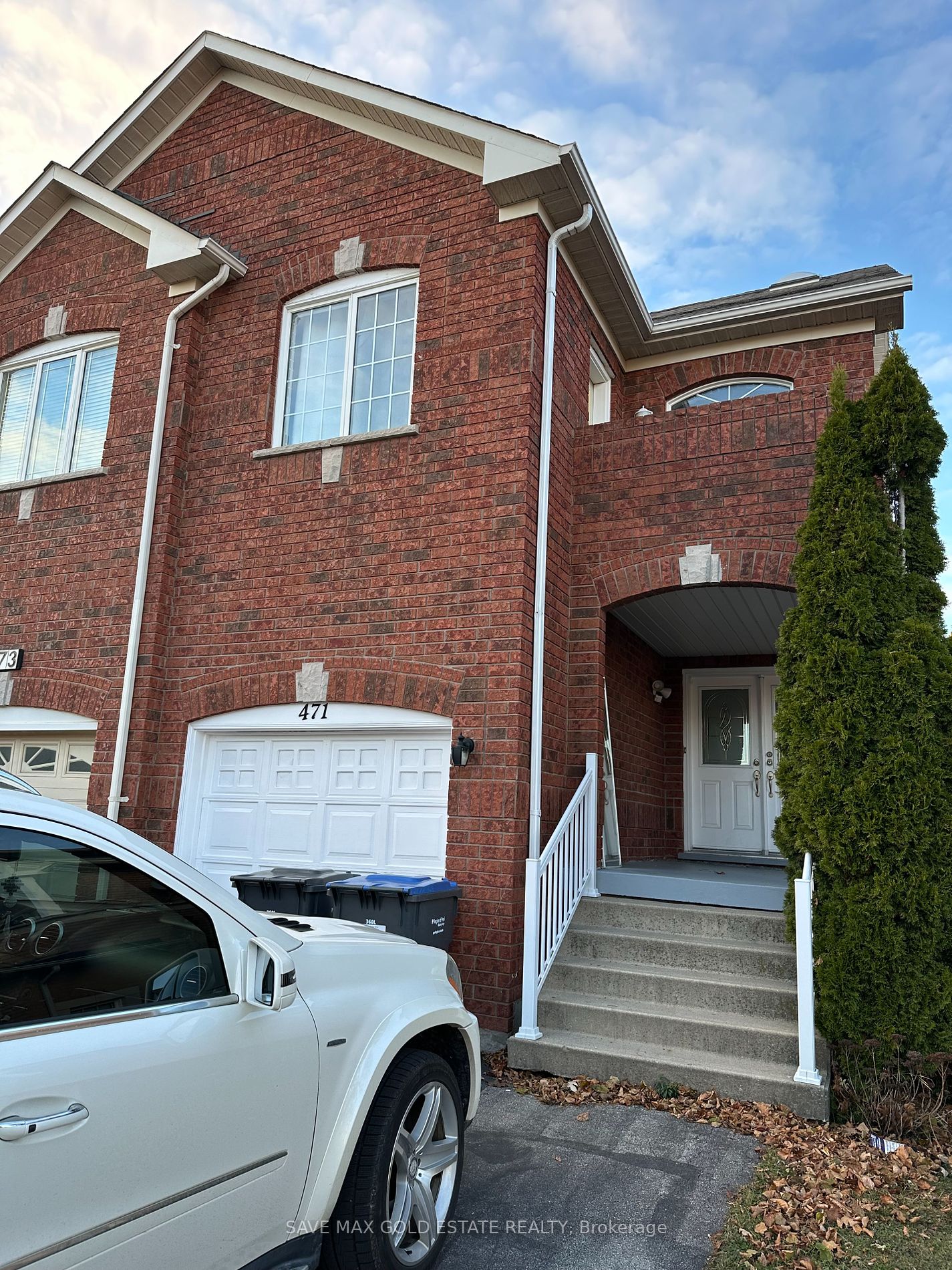 Semi-Detached house for sale at 471 Stonetree Crt Mississauga Ontario