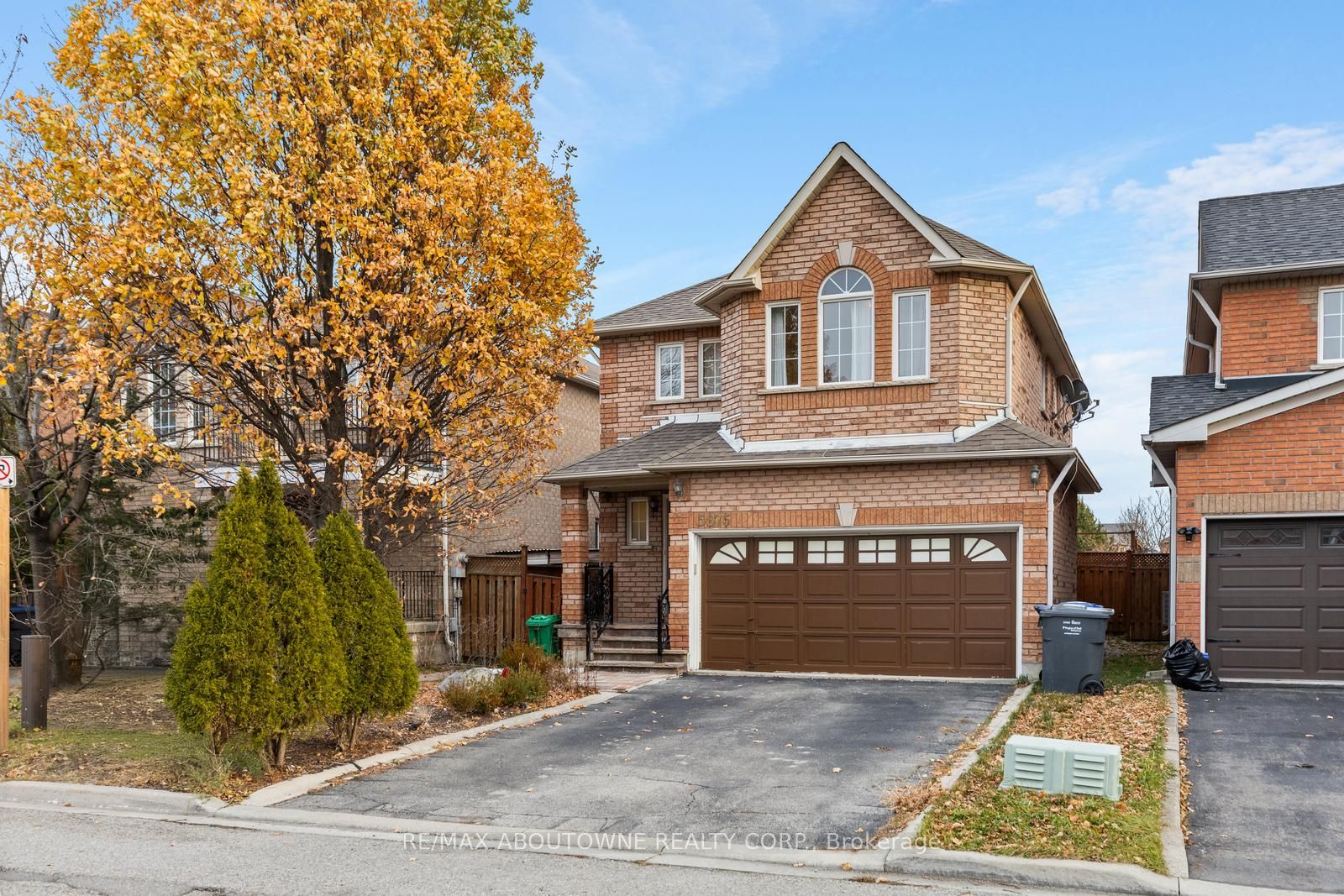 Detached house for sale at 5875 Chessman Crt Mississauga Ontario