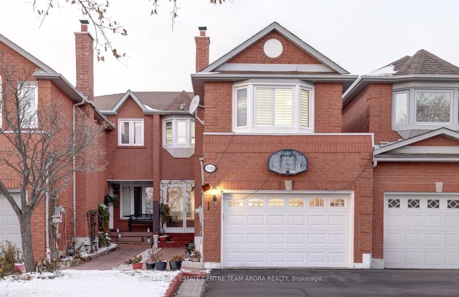 Att/Row/Twnhouse house for sale at 1081 Wilmington Dr Mississauga Ontario