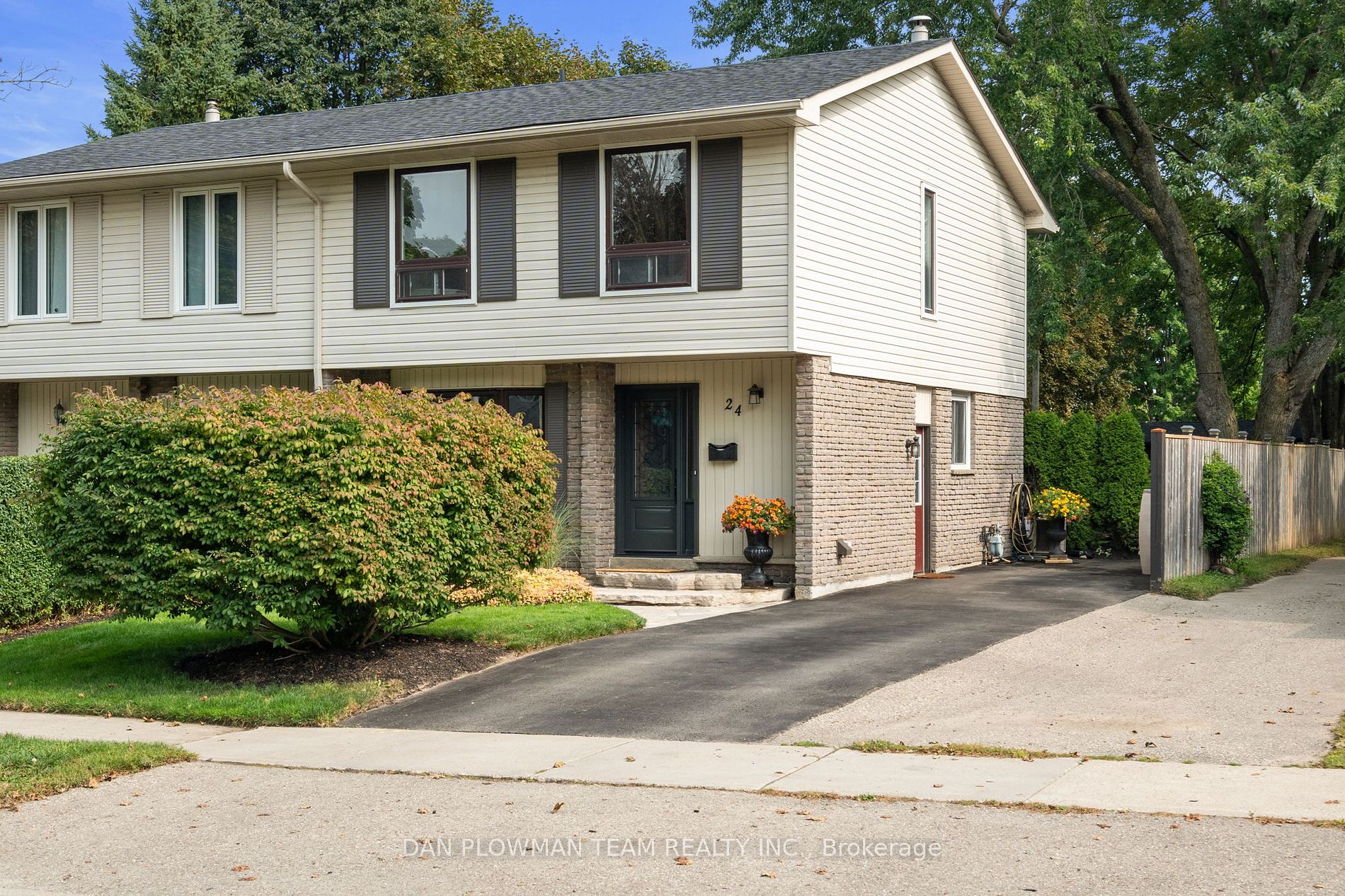 Semi-Detached house for sale at 24 Belleview Dr Orangeville Ontario