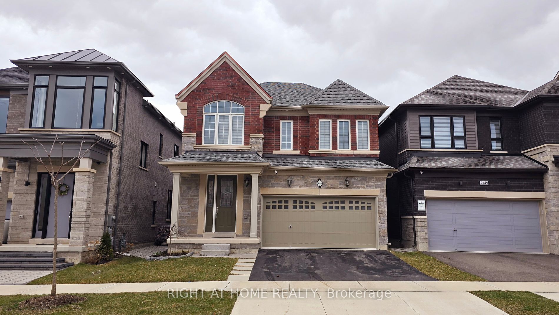 Detached house for sale at 4145 Hillsborough Cres Oakville Ontario