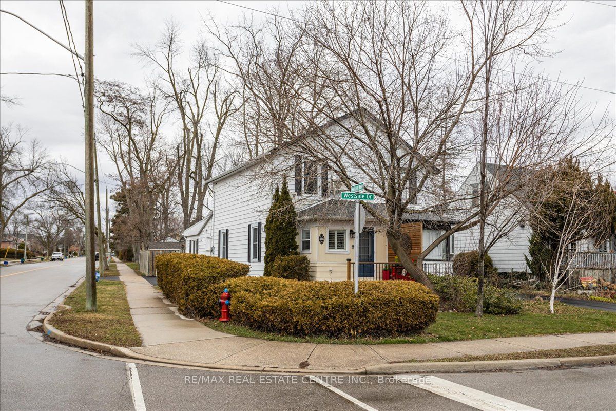 Semi-Detached house for sale at 165 Westside Dr Oakville Ontario