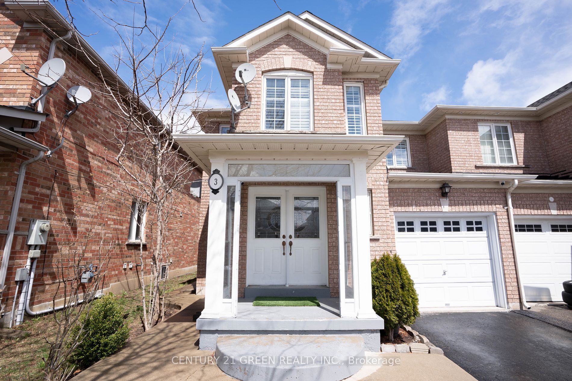 Semi-Detached house for sale at 3 Butterchurn Rd Brampton Ontario