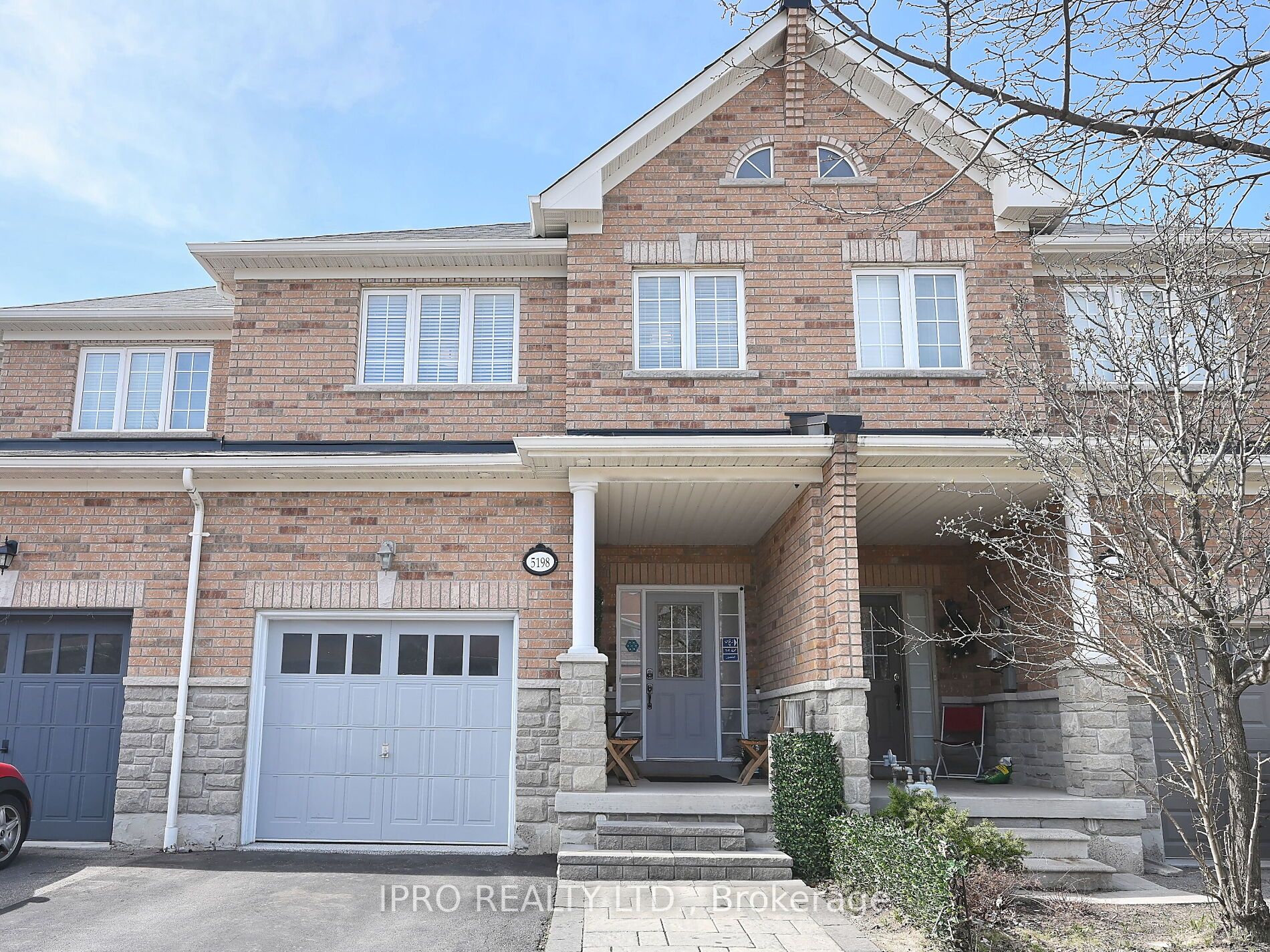 Att/Row/Twnhouse house for sale at 5198 Angel Stone Dr Mississauga Ontario