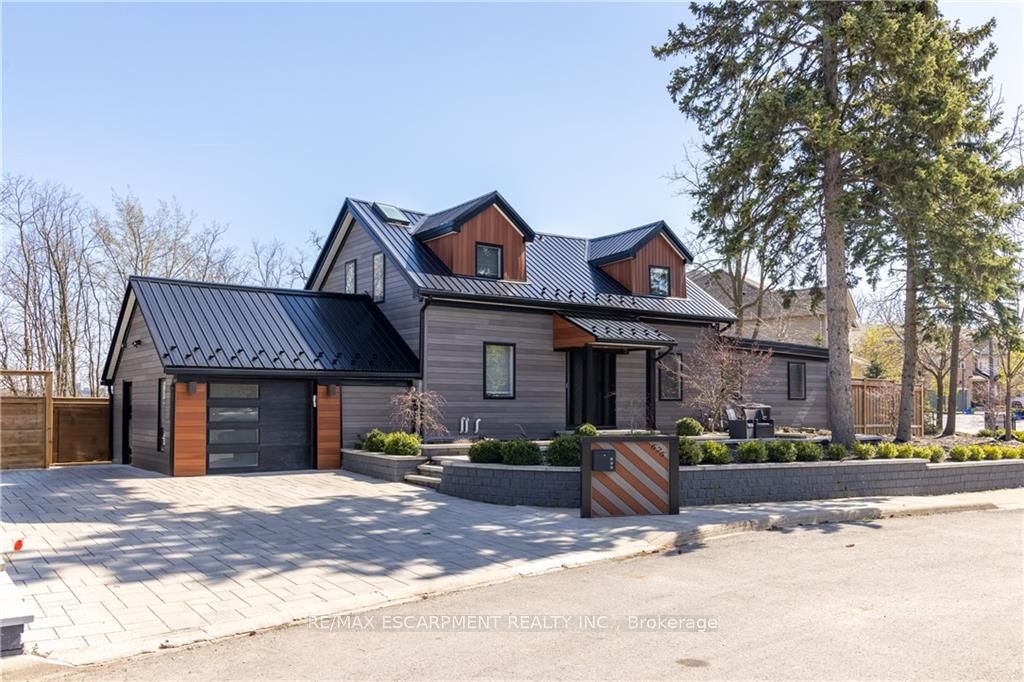 Detached house for sale at 676 Bayshore Blvd Burlington Ontario