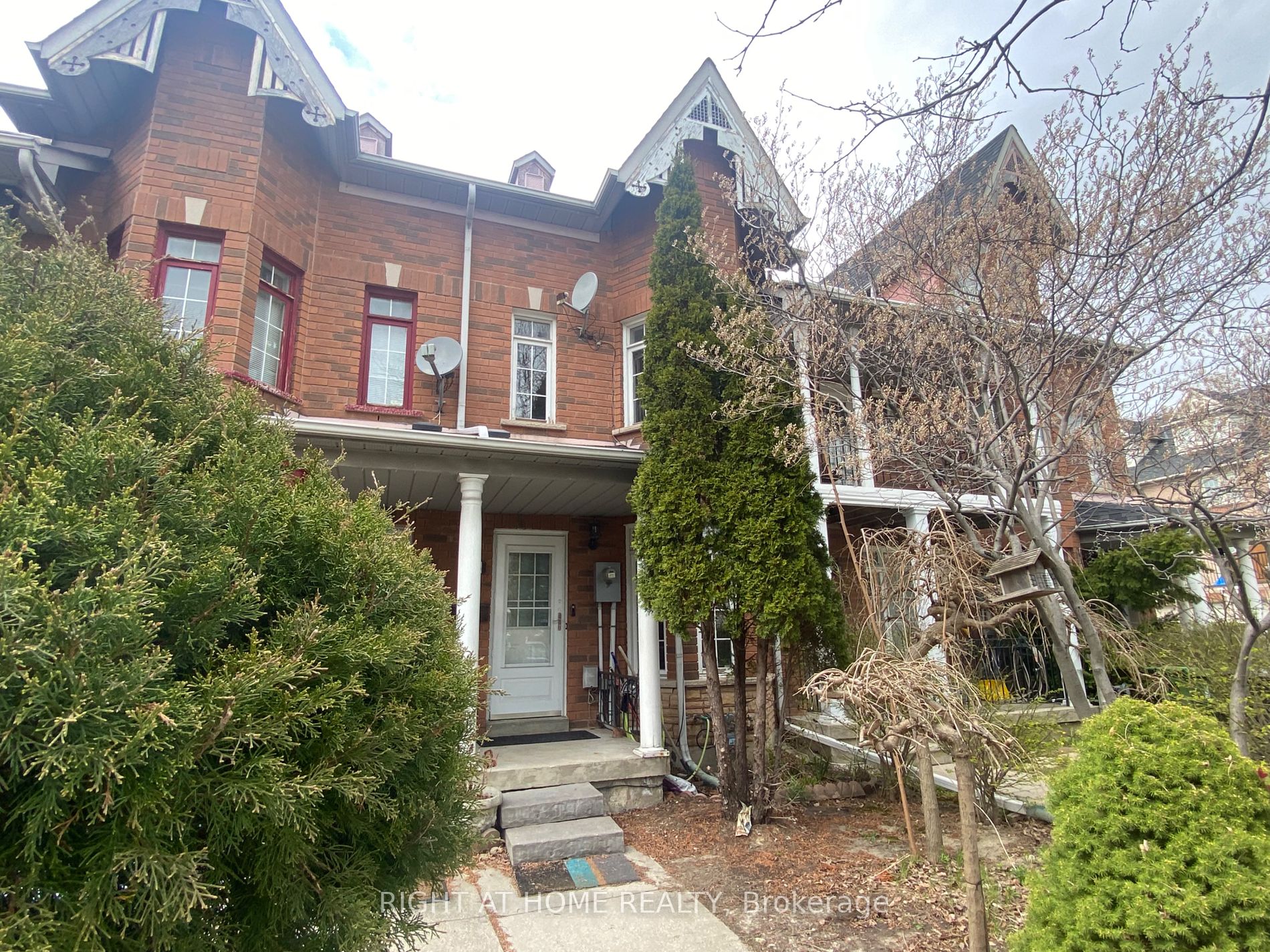 Att/Row/Twnhouse house for sale at 96 Rory Rd Toronto Ontario