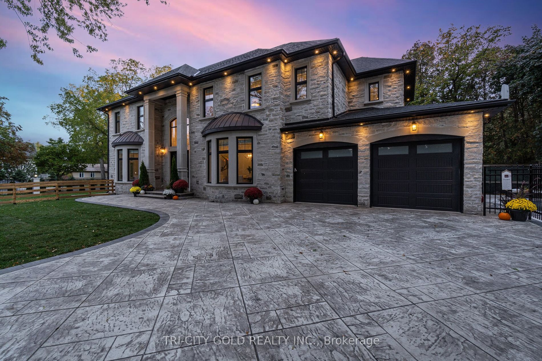 Detached house for sale at 4525 Lakeshore Rd Burlington Ontario