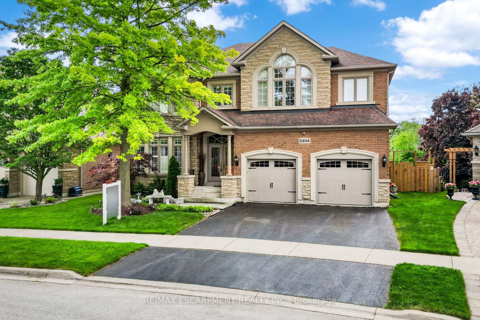 Detached house for sale at 2404 Valley Forest Way Oakville Ontario