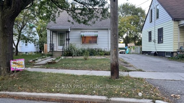 Detached house for sale at 27 Tedder St Toronto Ontario