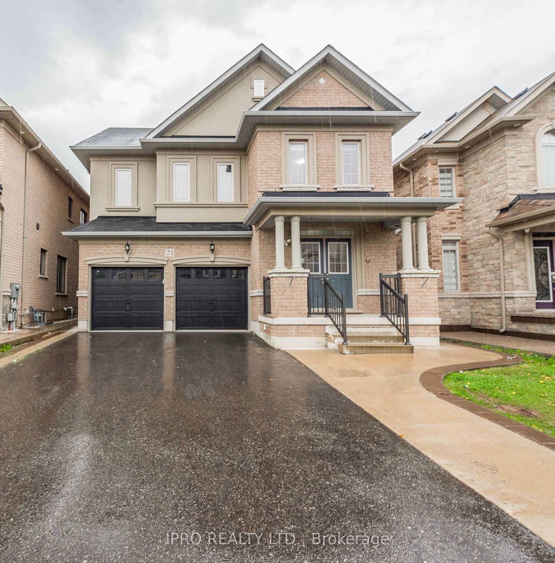 Detached house for sale at 21 Magical Rd Brampton Ontario