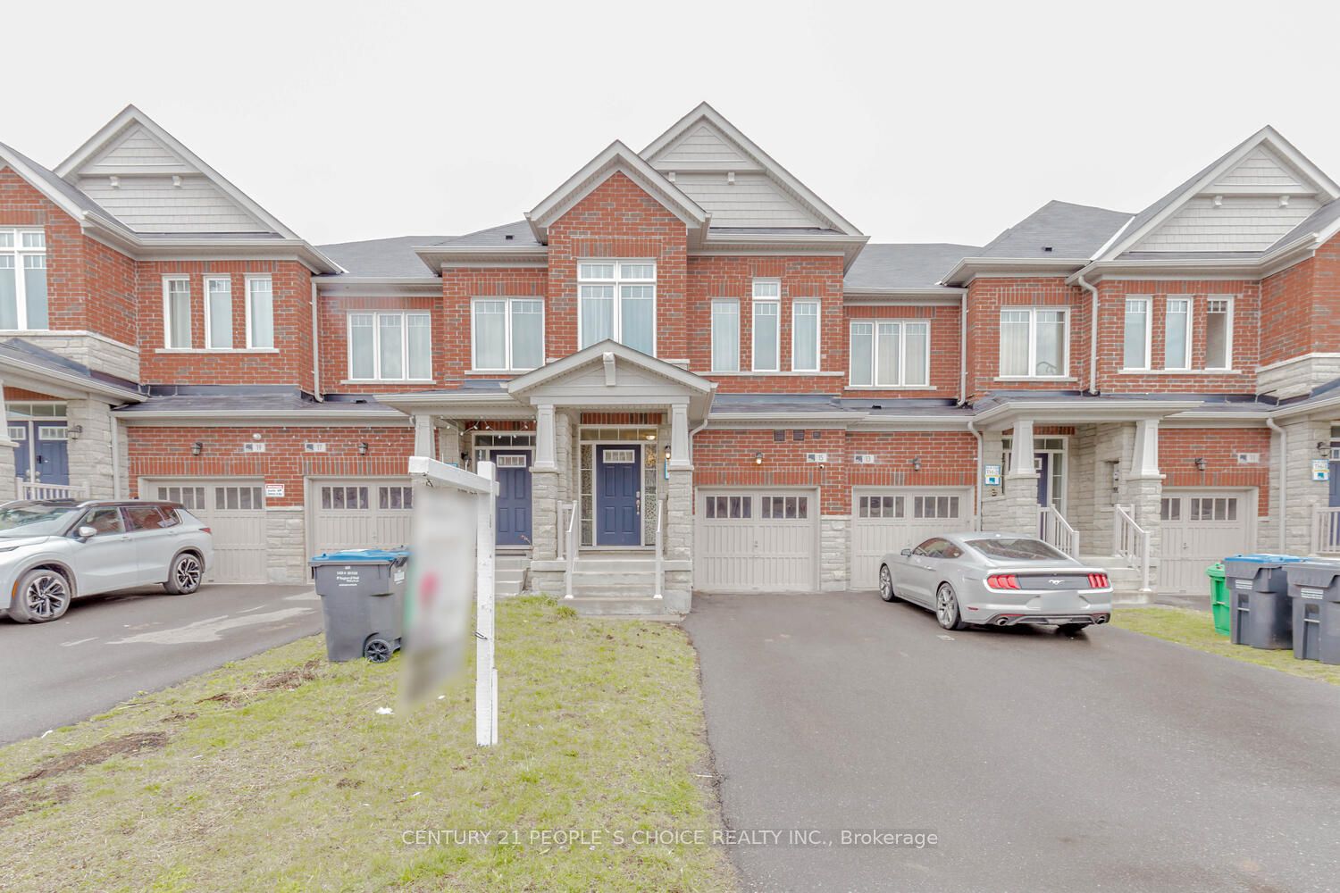 Att/Row/Twnhouse house for sale at 15 Phyllis Dr Caledon Ontario