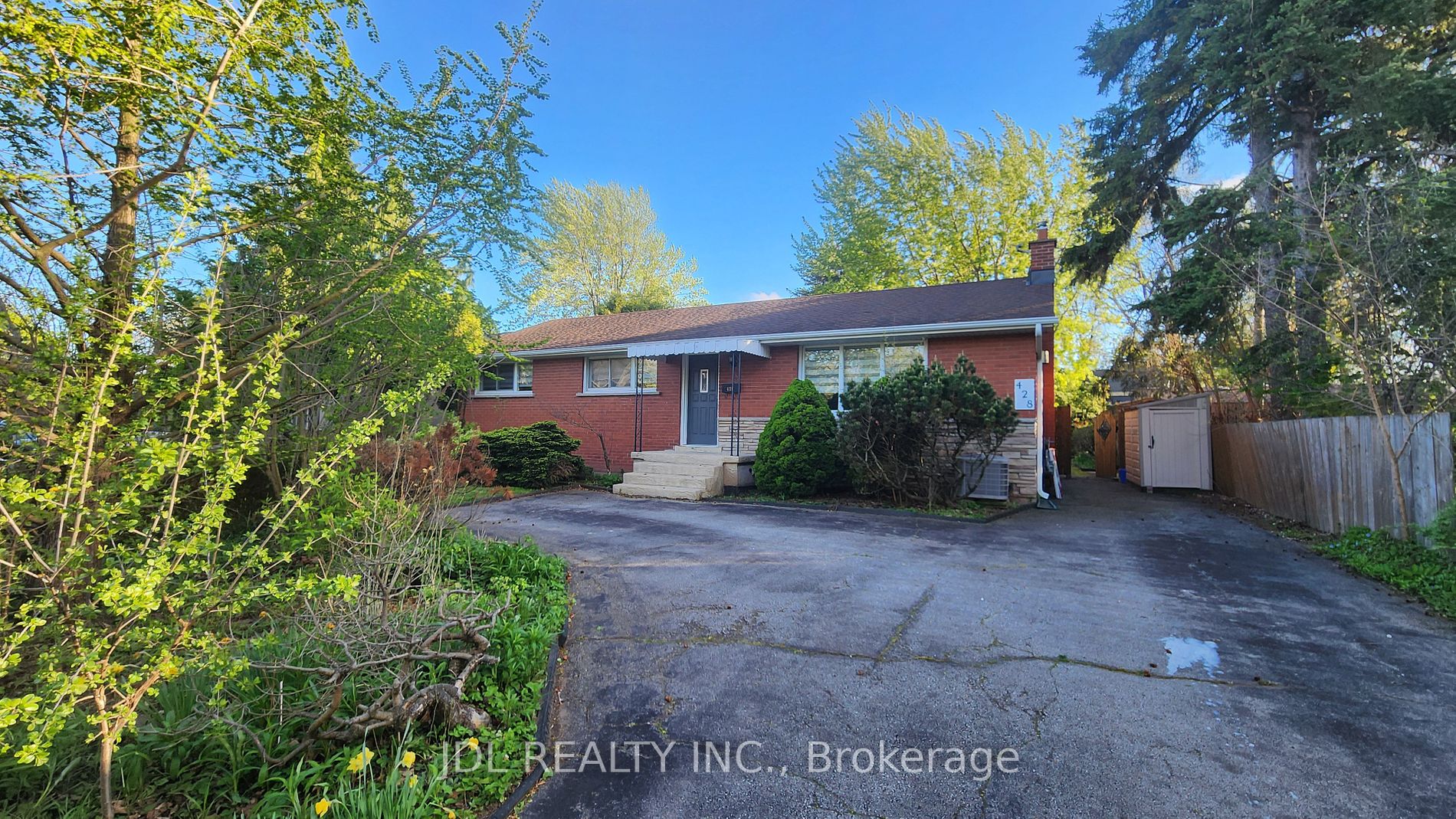 Detached house for sale at 428 Henderson Rd Burlington Ontario