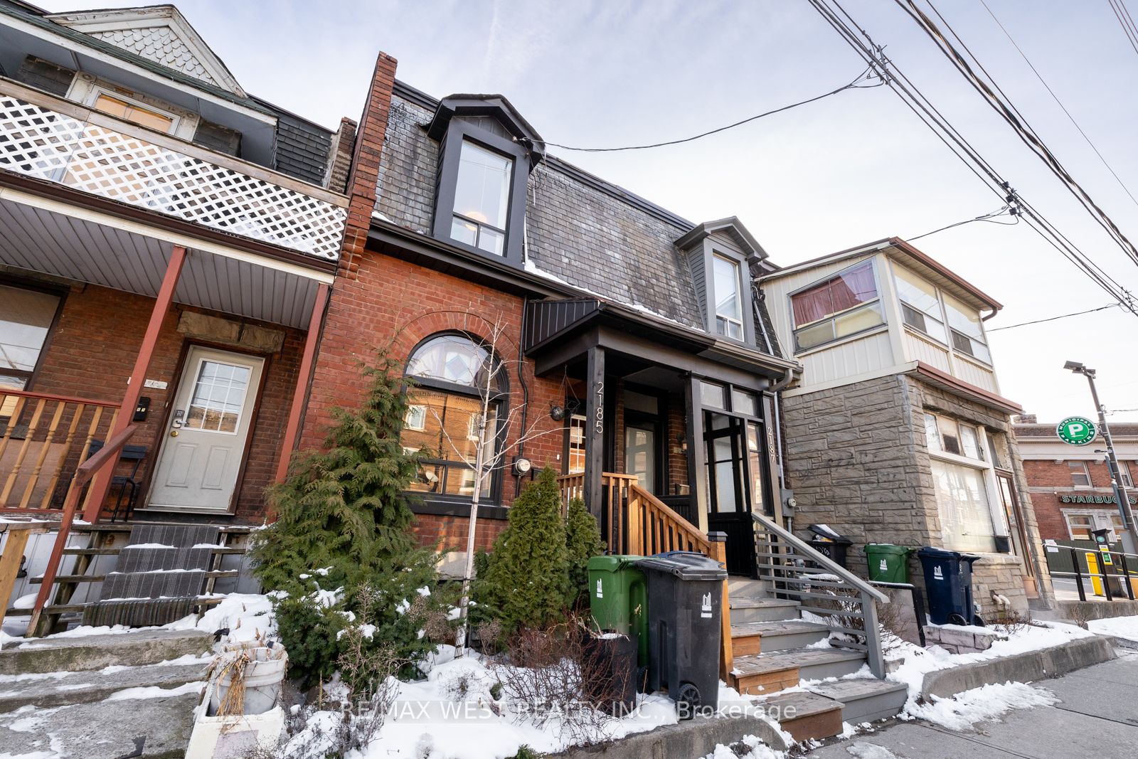 Att/Row/Twnhouse house for sale at 2185 Dundas St W Toronto Ontario