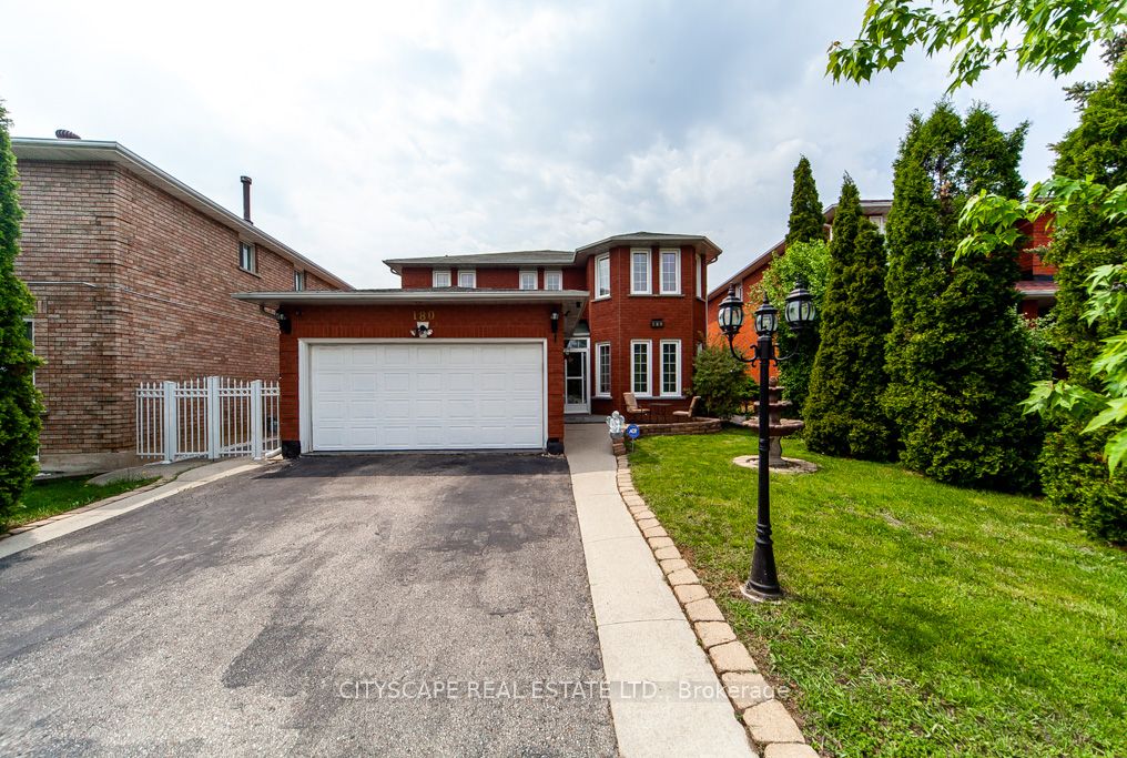 Detached house for sale at 180 Kingknoll Dr Brampton Ontario