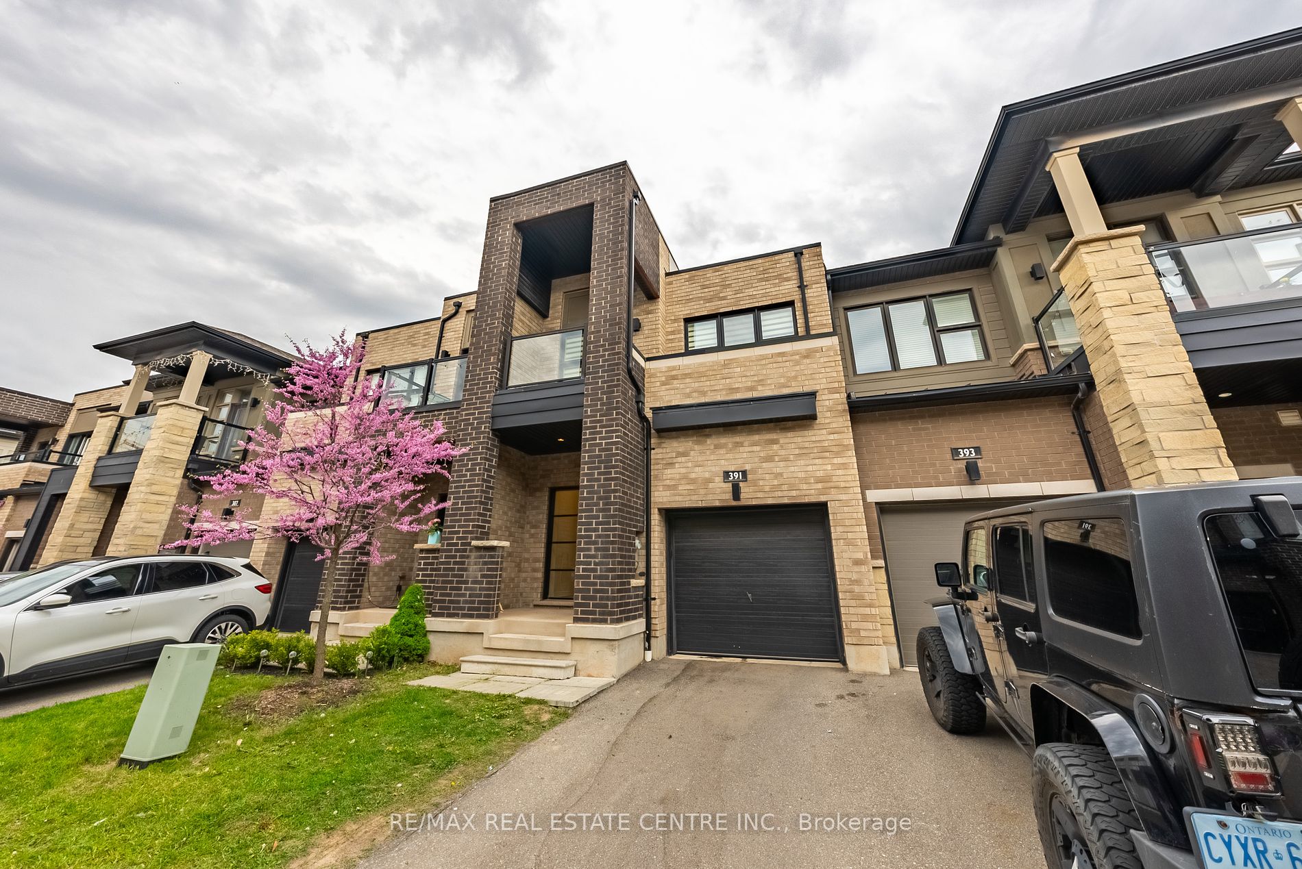 Att/Row/Twnhouse house for sale at 391 Athabasca Common Oakville Ontario