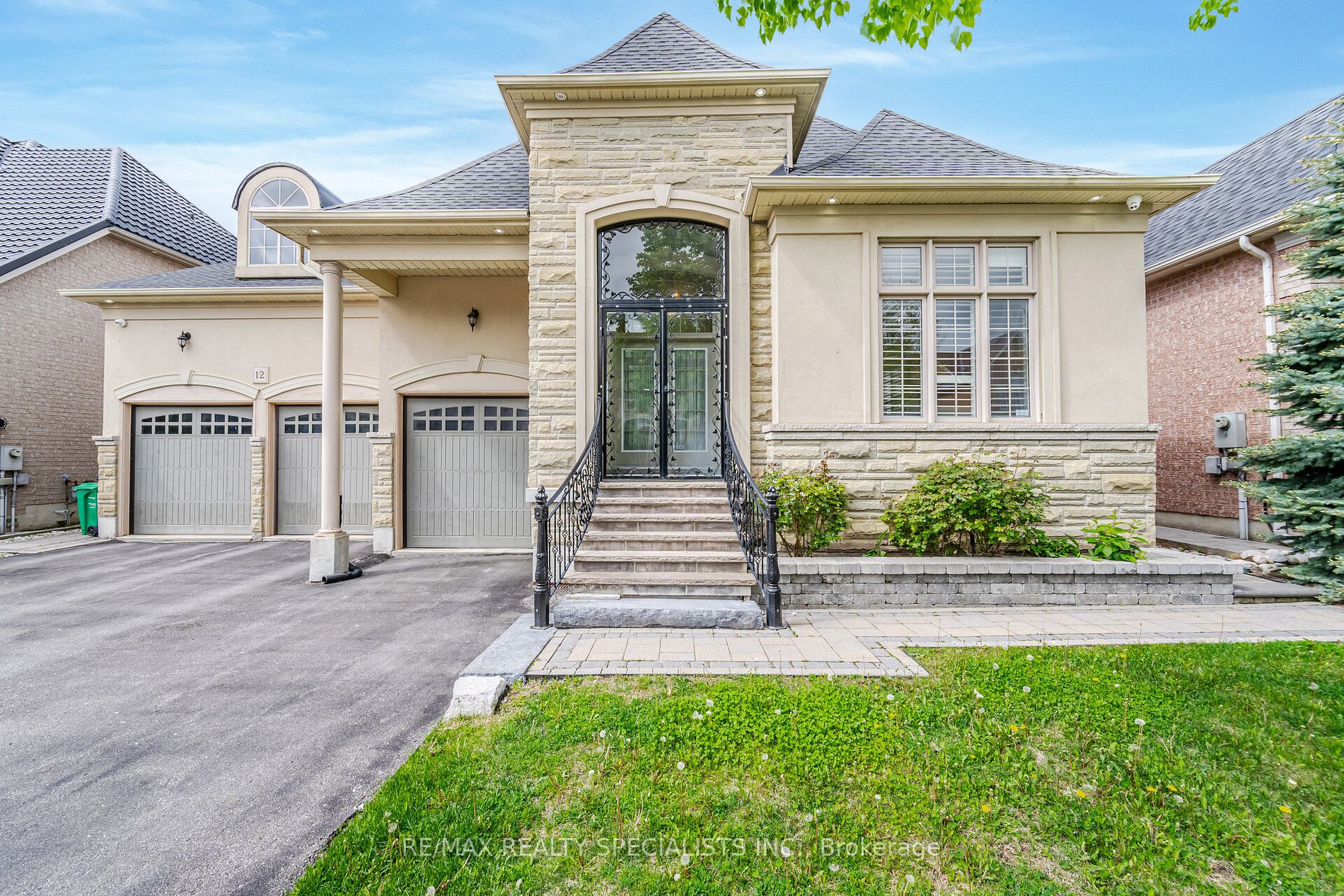 Detached house for sale at 12 Saint Hubert Dr Brampton Ontario
