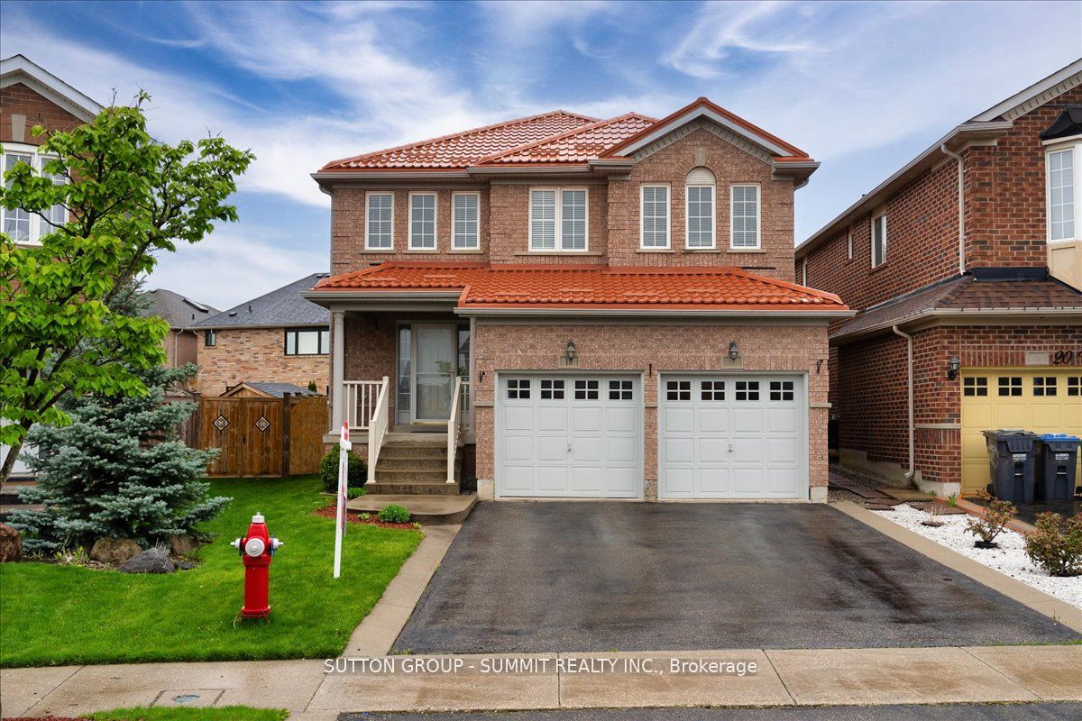 Detached house for sale at 18 Cloverlawn St Brampton Ontario