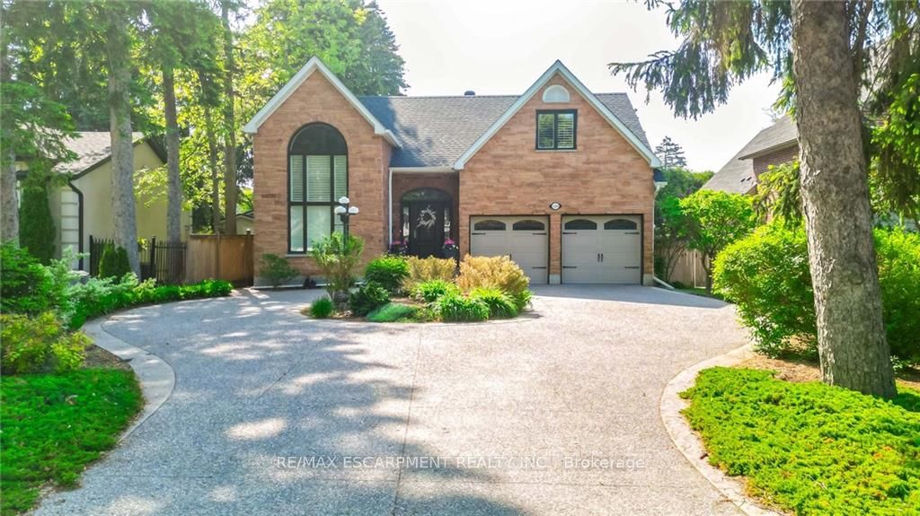 Detached house for sale at 3300 Lakeshore Rd Burlington Ontario