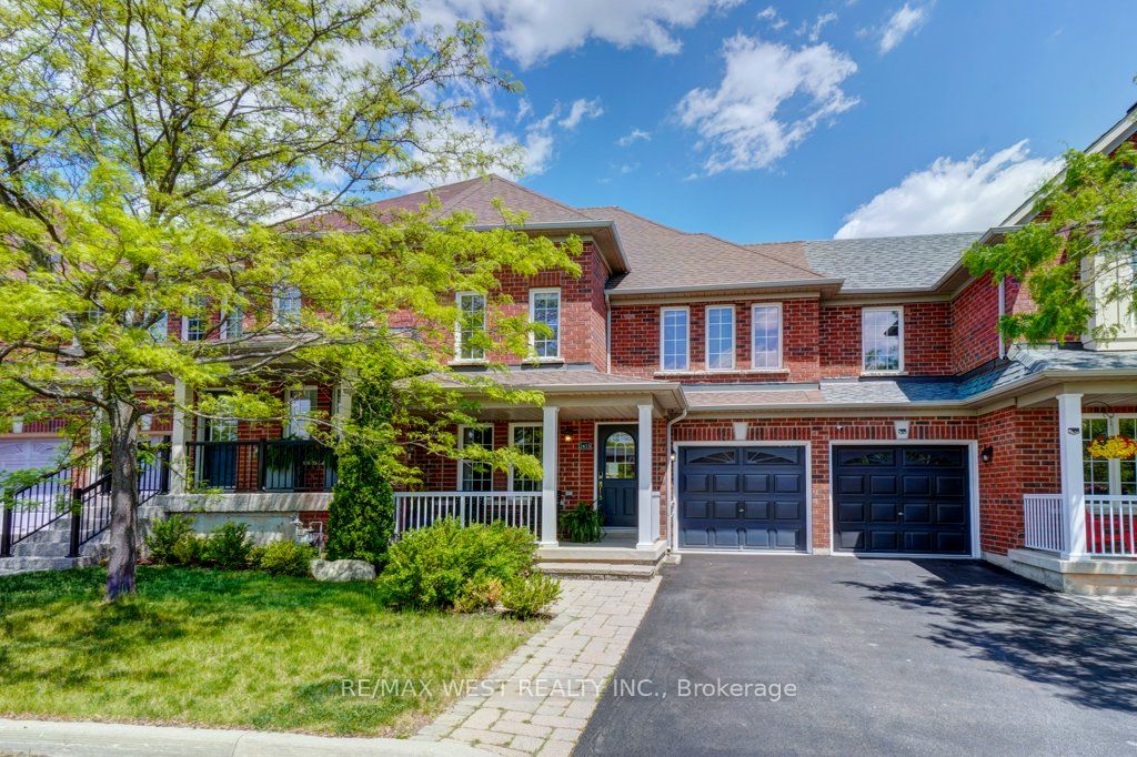 Att/Row/Twnhouse house for sale at 2433 Postmaster Dr Oakville Ontario