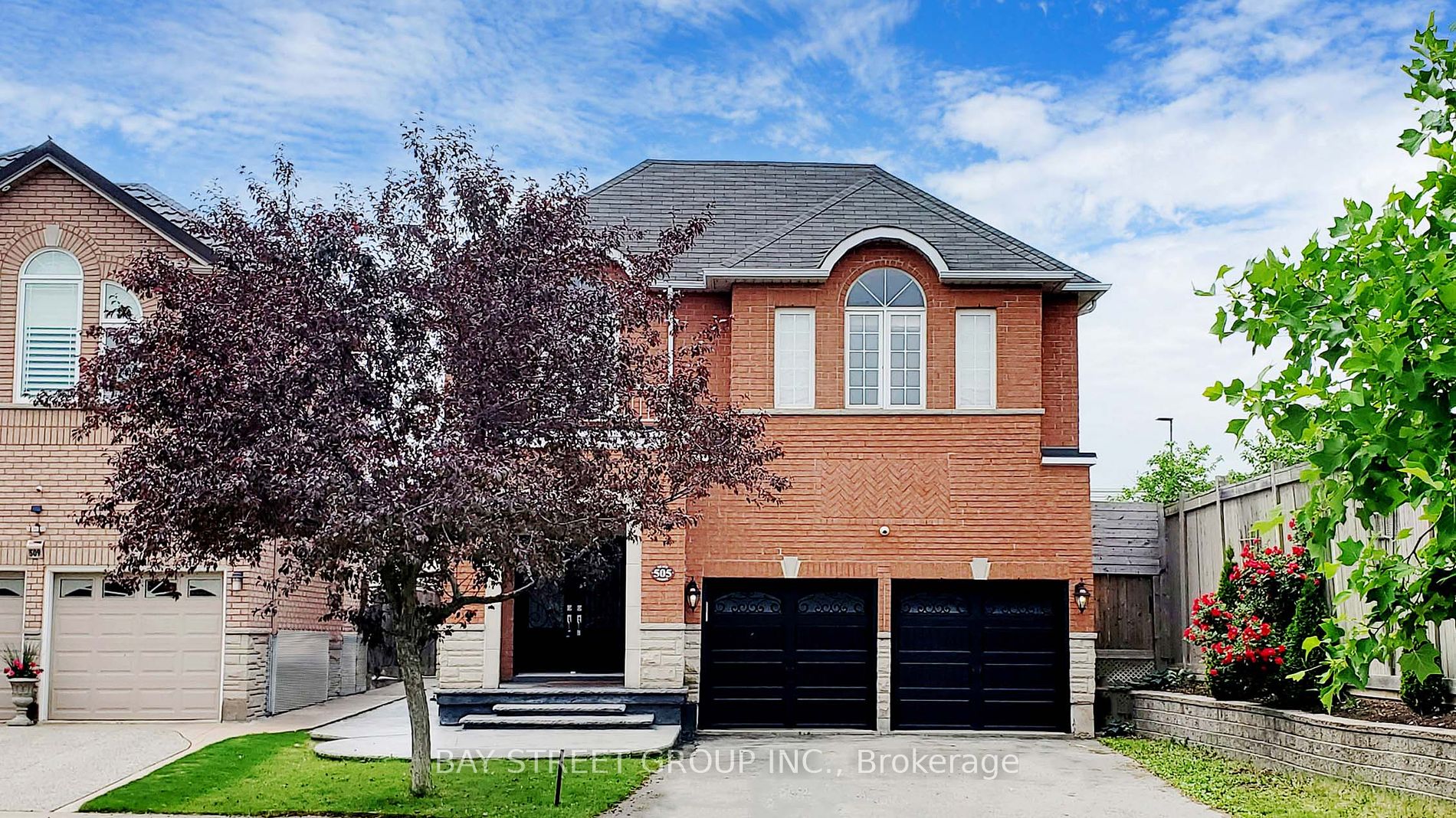 Detached house for sale at 505 Heath St Oakville Ontario