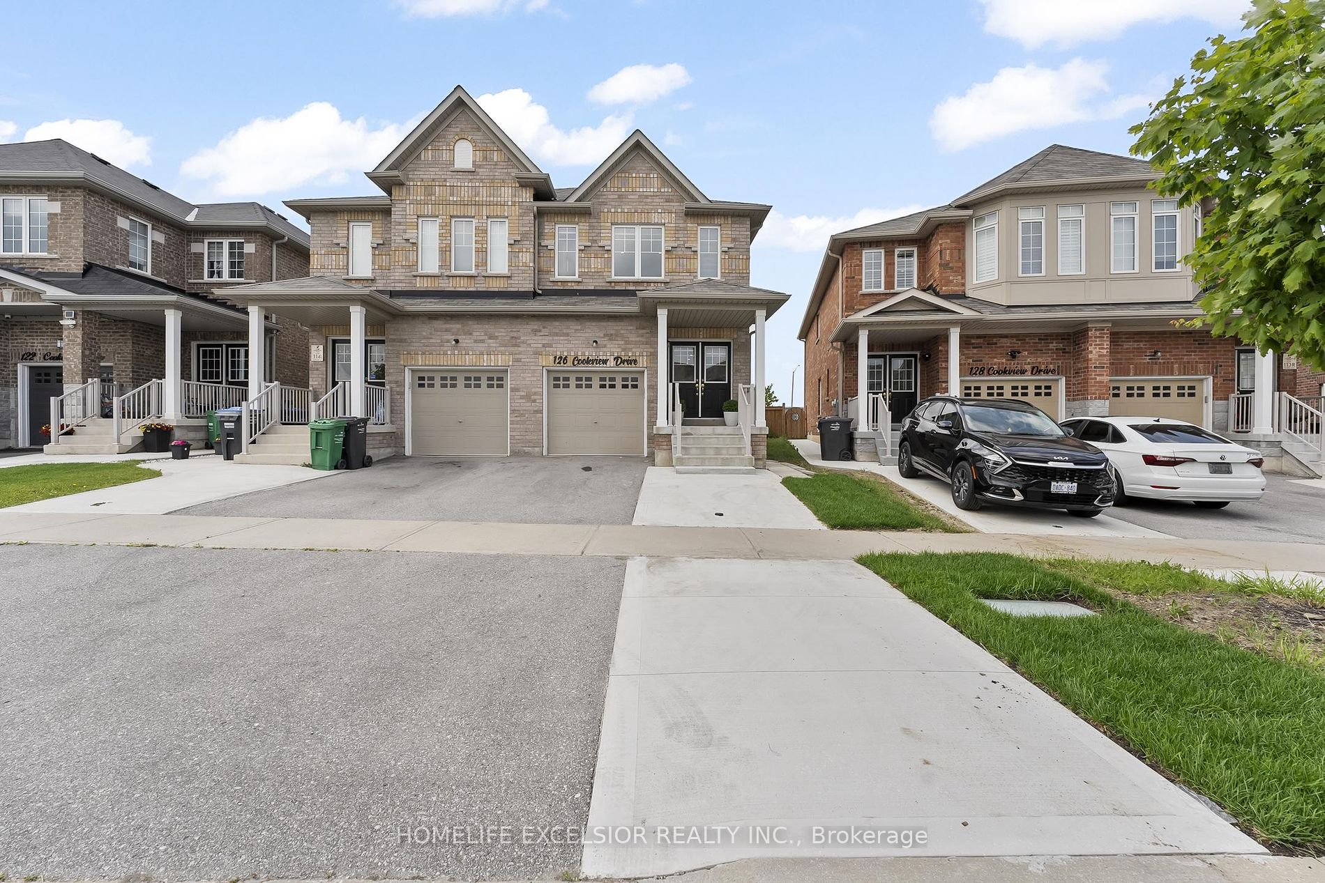 Semi-Detached house for sale at 126 Cookview Dr Brampton Ontario