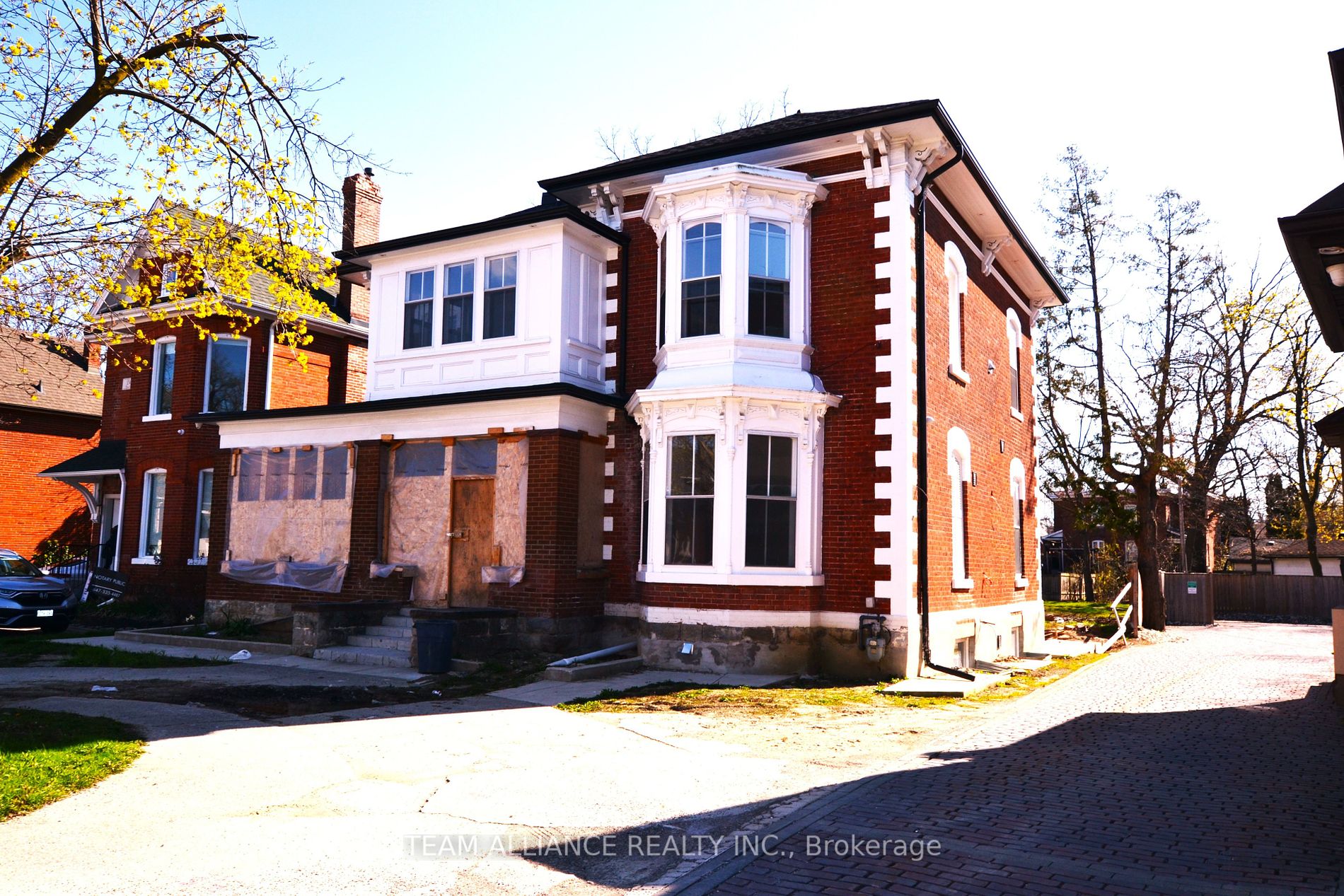 Detached house for sale at 249 Main St N Brampton Ontario