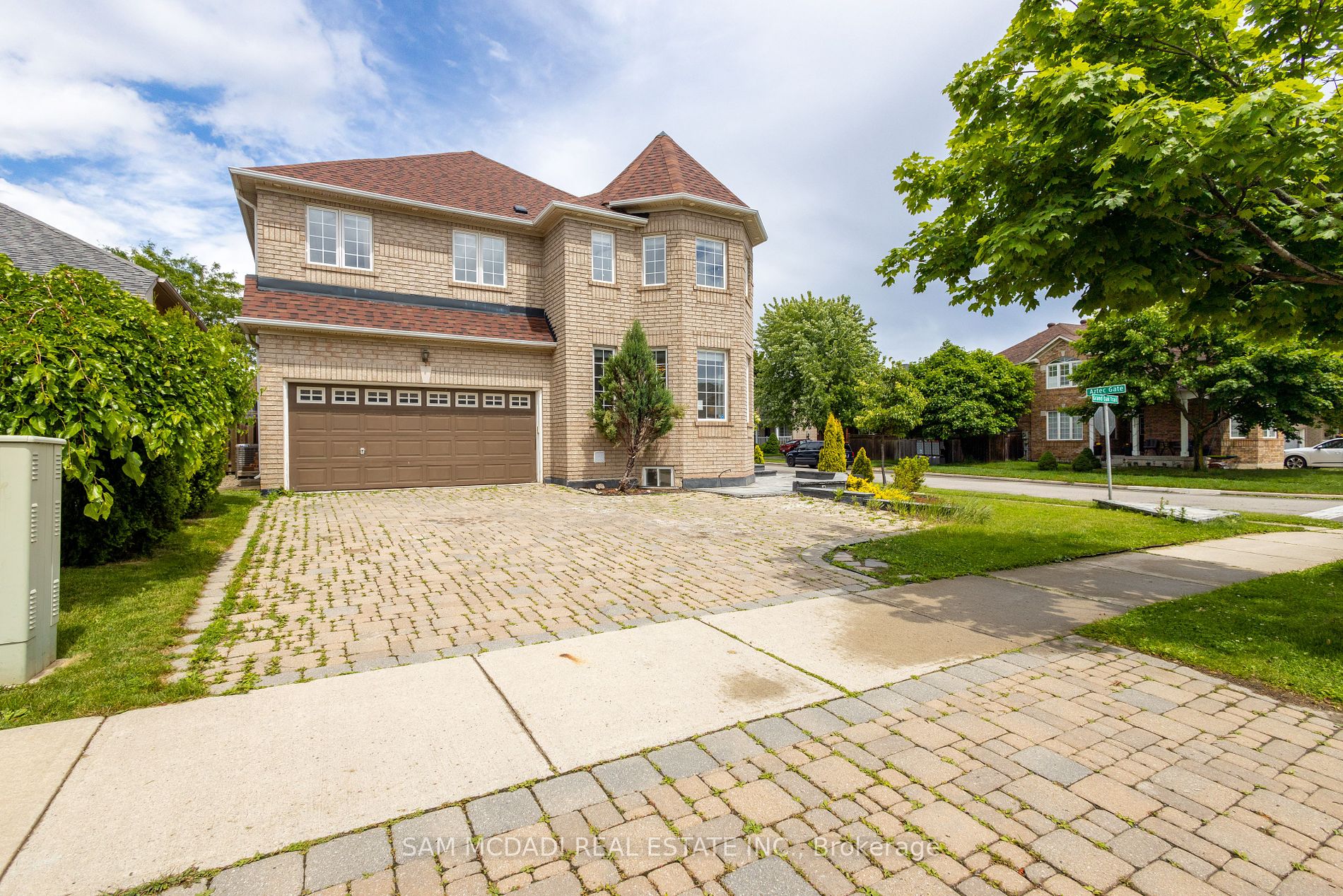 Detached house for sale at 2429 Aztec Gate Oakville Ontario