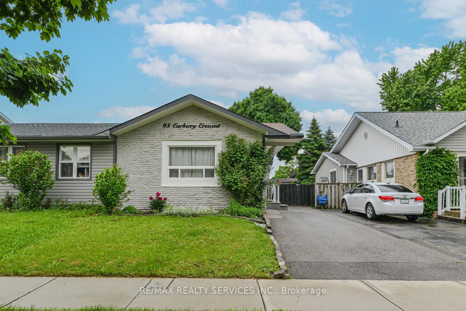 Semi-Detached house for sale at 95 Carberry Cres Brampton Ontario