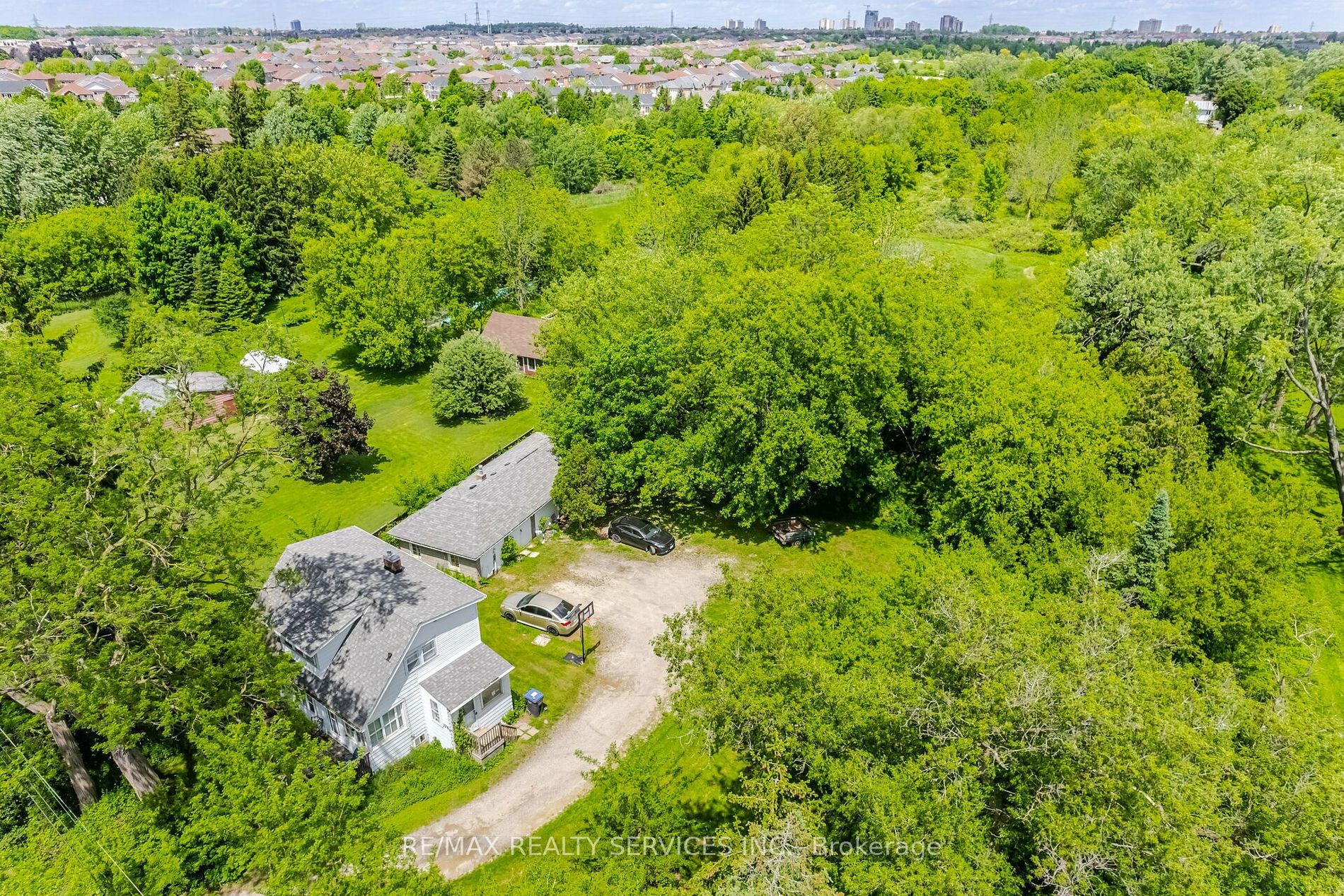 Detached house for sale at 174 Victoria St Brampton Ontario