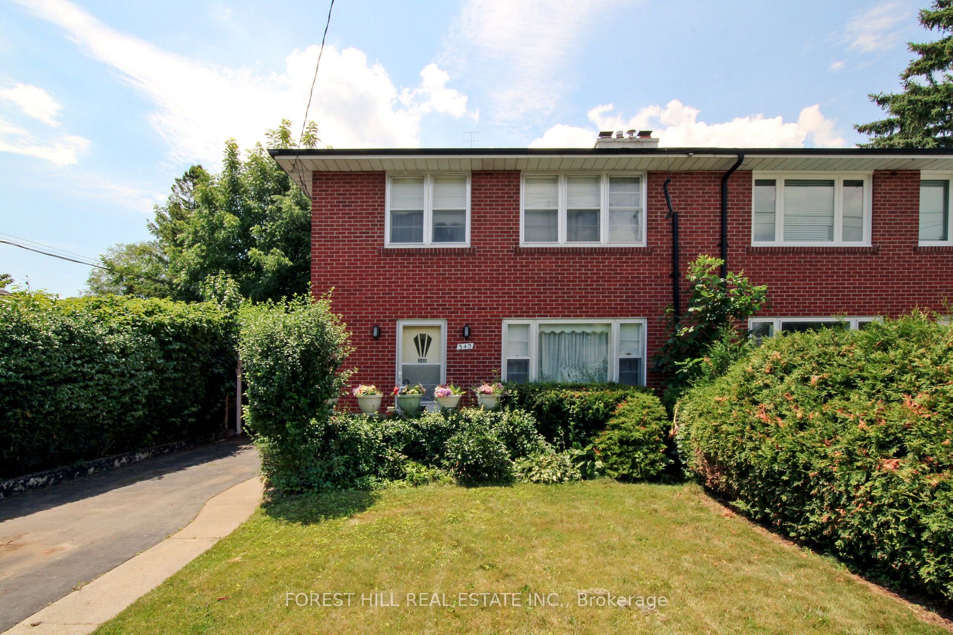 Semi-Detached house for sale at 340 Bartos Dr Oakville Ontario