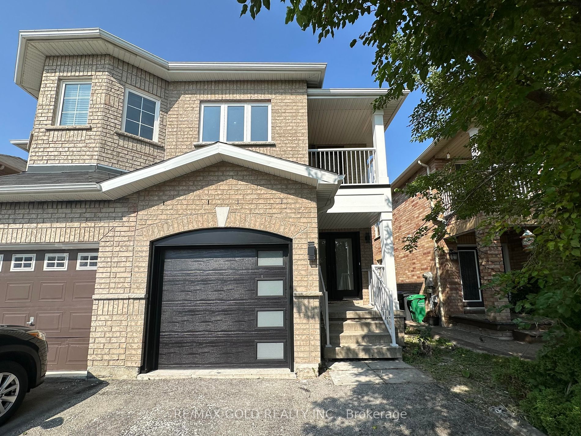 Semi-Detached house for sale at 7099 Village Walk Mississauga Ontario