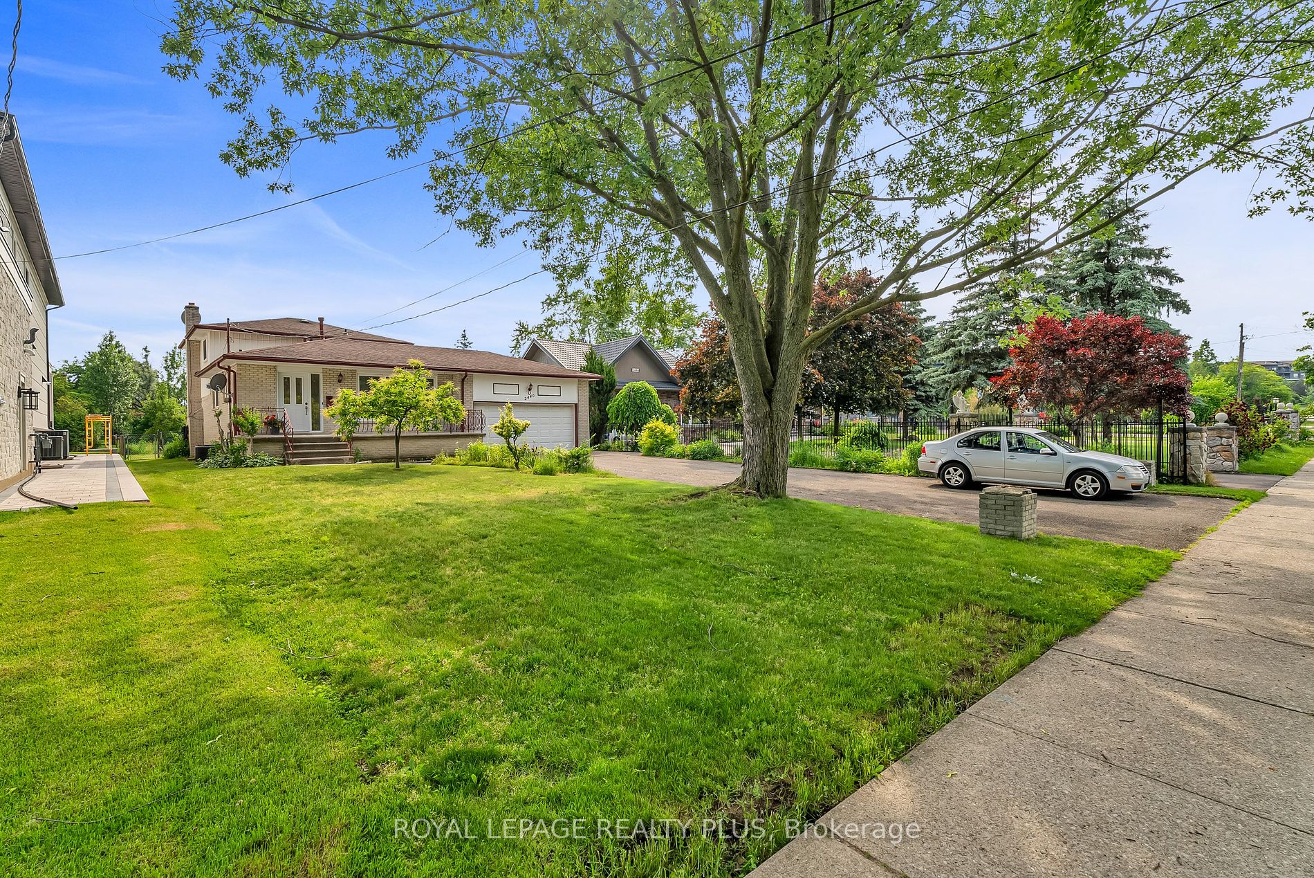 Detached house for sale at 2440 Rosemary Dr Mississauga Ontario