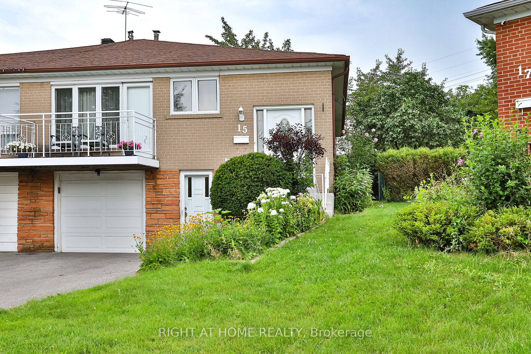 Semi-Detached house for sale at 15 Tinton Cres Toronto Ontario