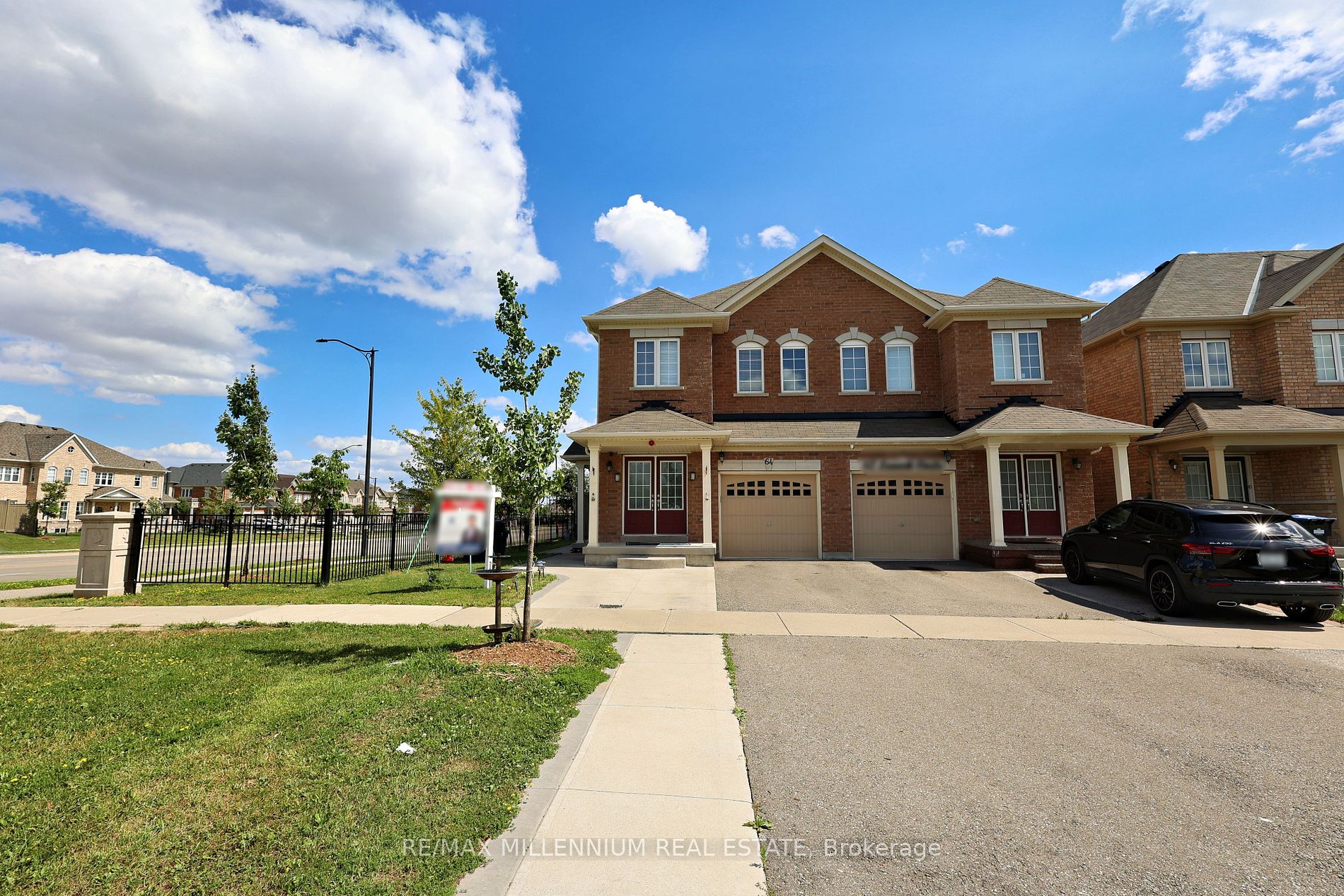 Semi-Detached house for sale at 64 LANARK Circ Brampton Ontario