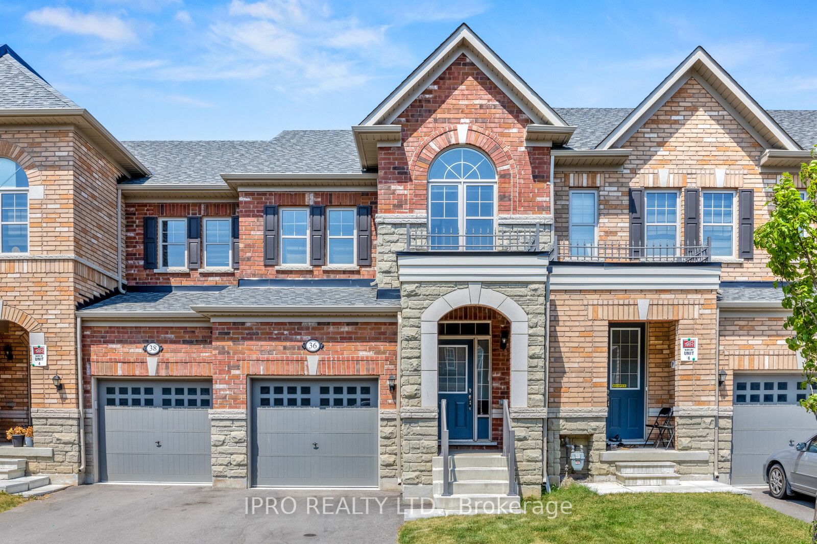 Att/Row/Twnhouse house for sale at 36 Matterhorn Rd Brampton Ontario