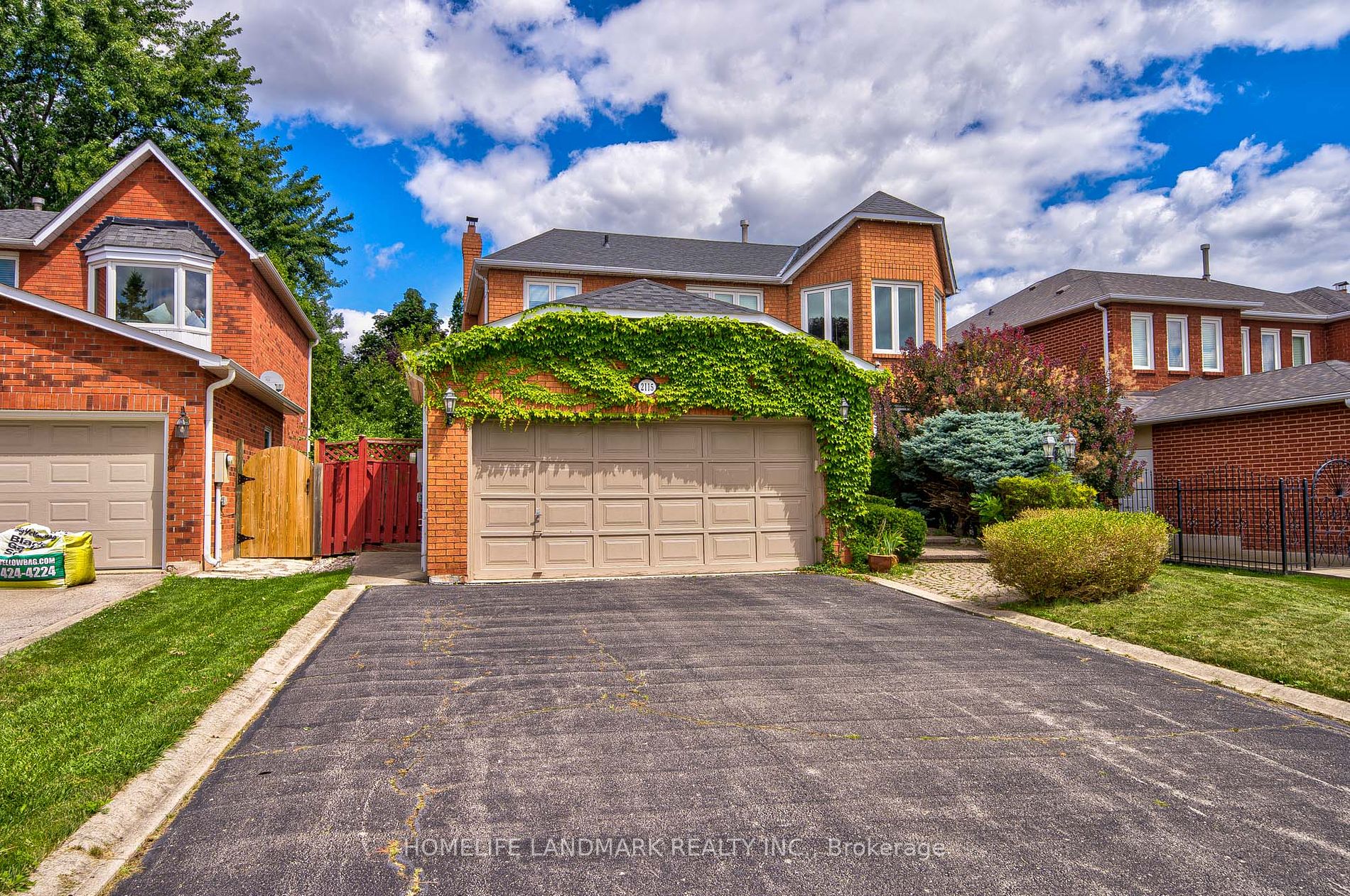 Detached house for sale at 2115 Eighth Line Oakville Ontario