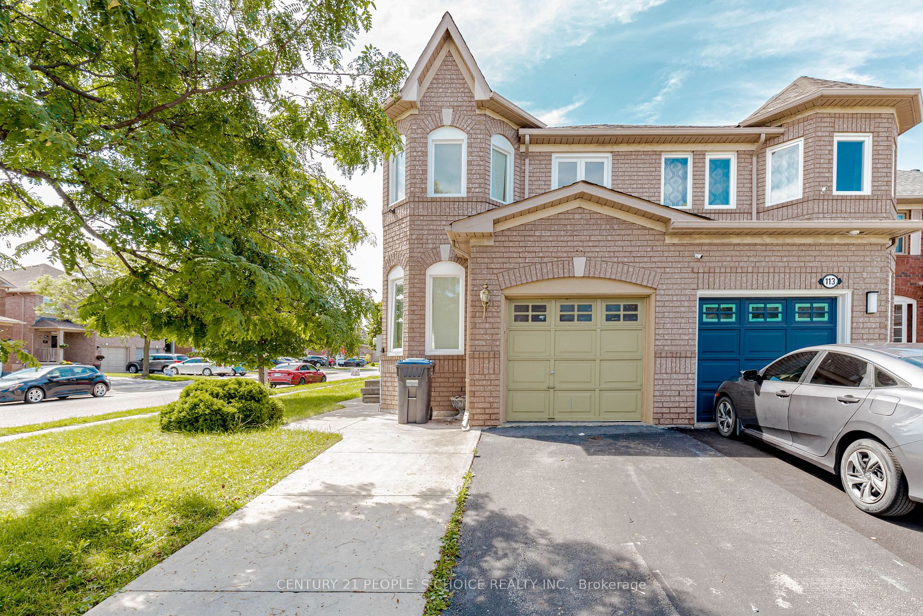 Semi-Detached house for sale at 111 Mount Ranier Cres Brampton Ontario