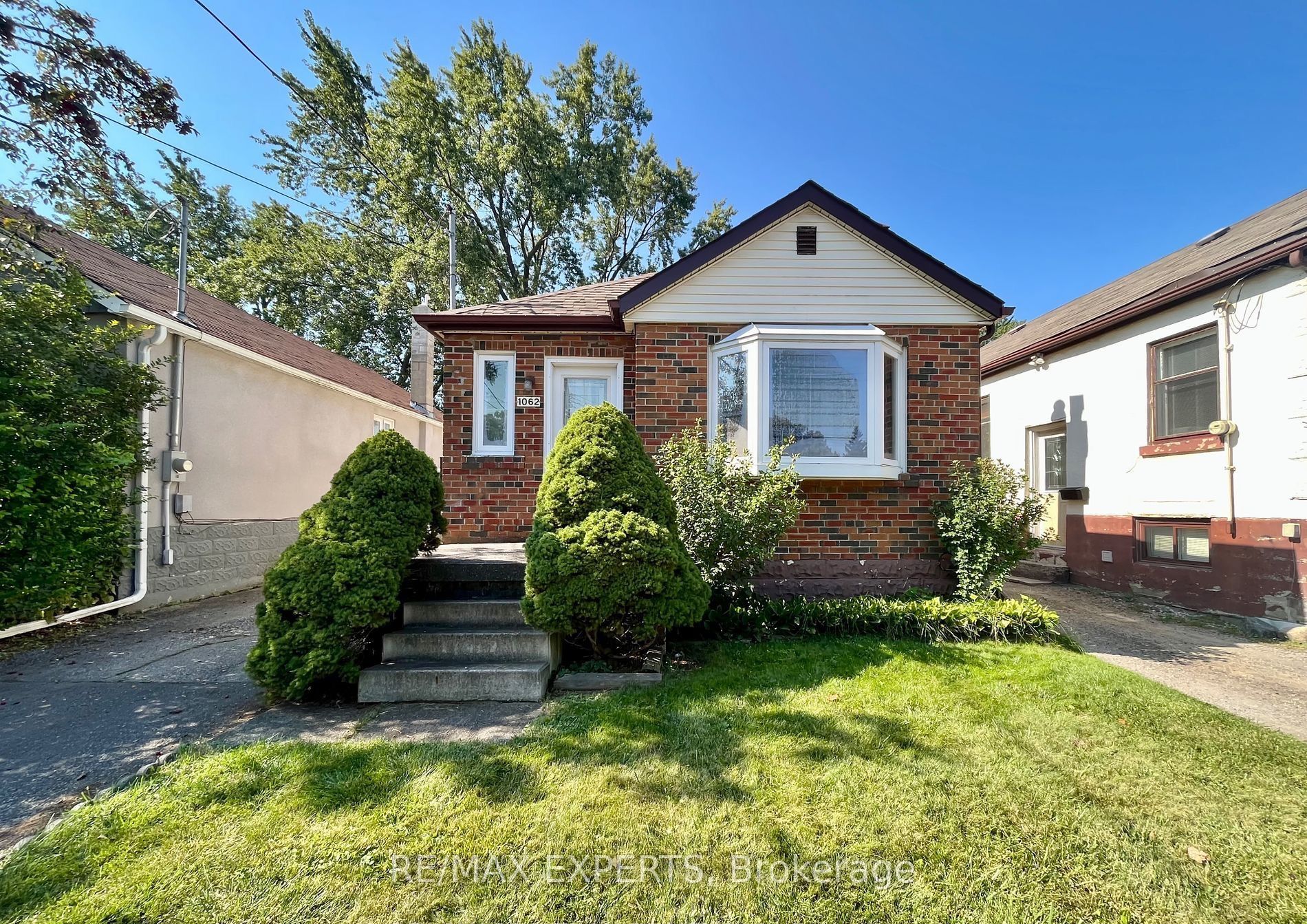 Detached house for sale at 1062 Alexandra Ave Mississauga Ontario